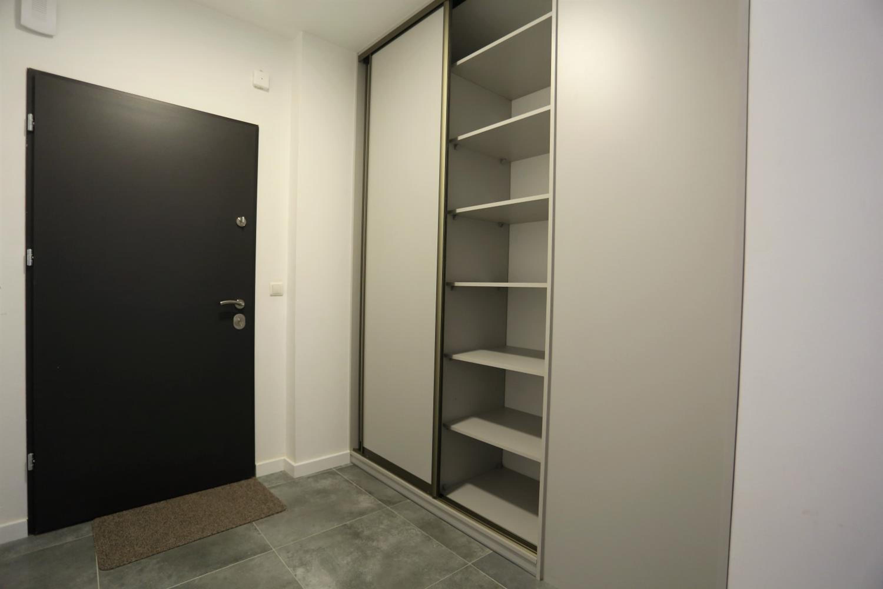 One-Bedroom Apartment photo 3