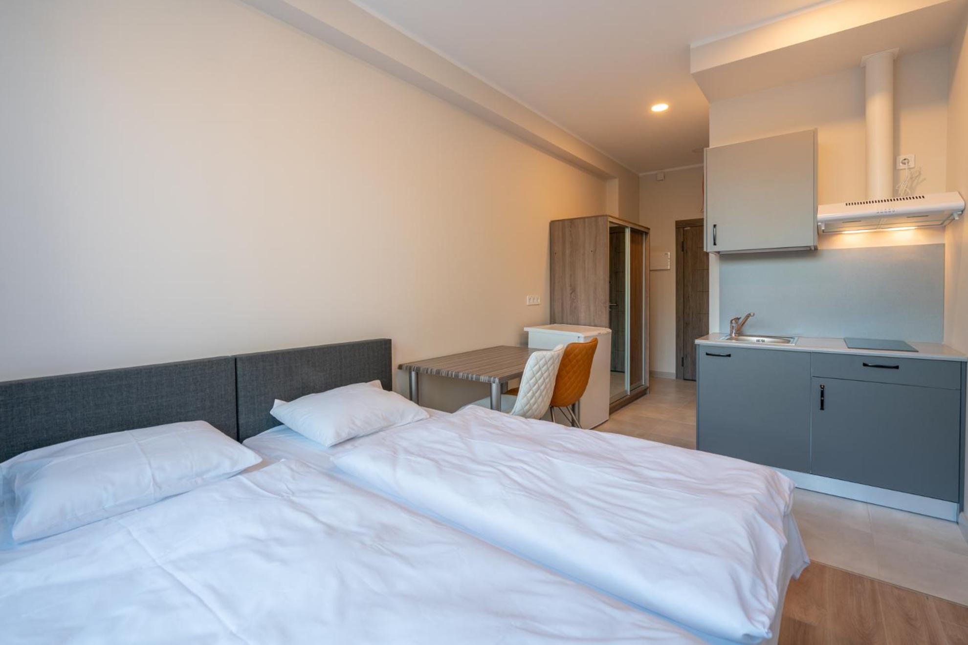 Standard Twin Room - Photo 7