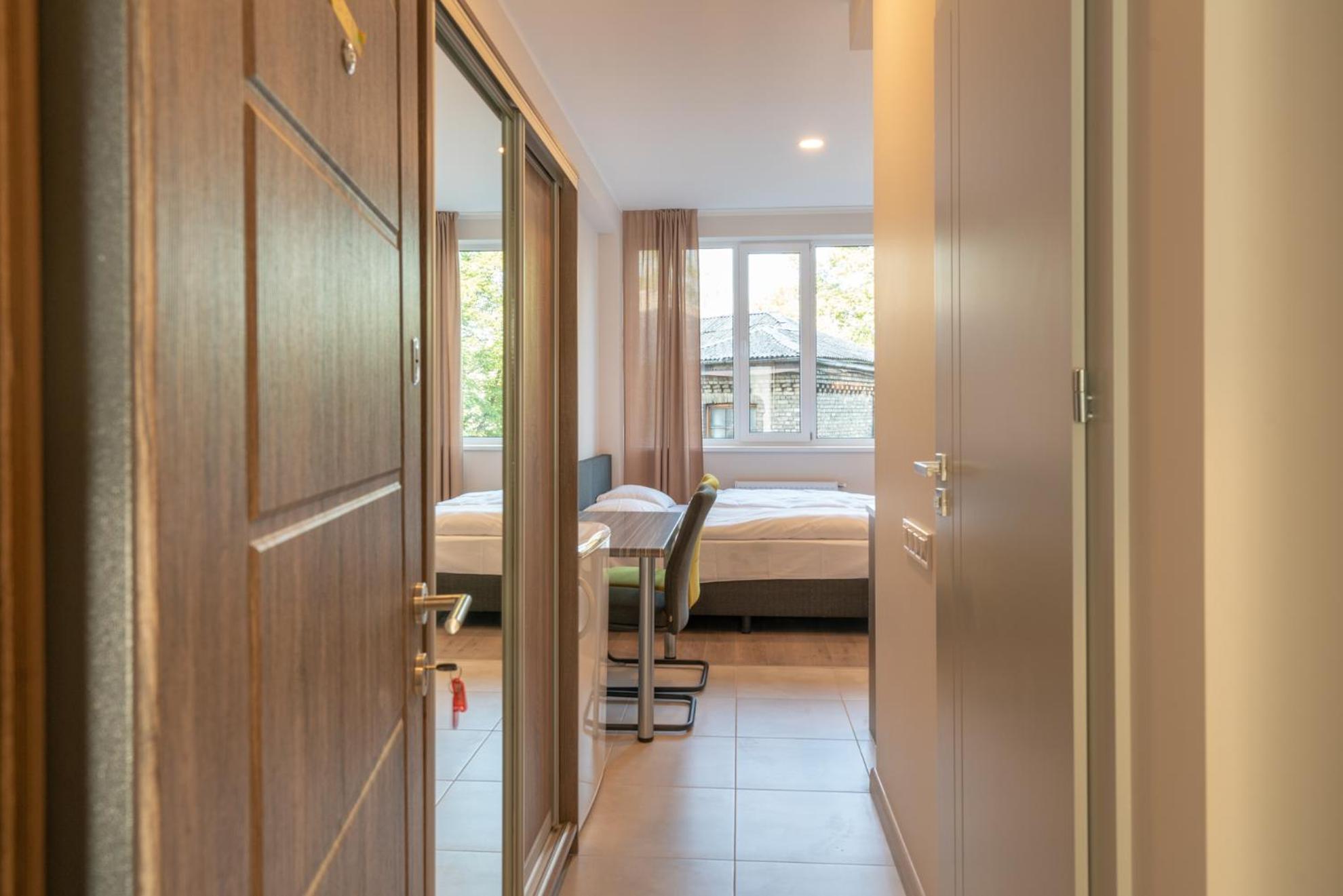 Standard Twin Room - Photo 10