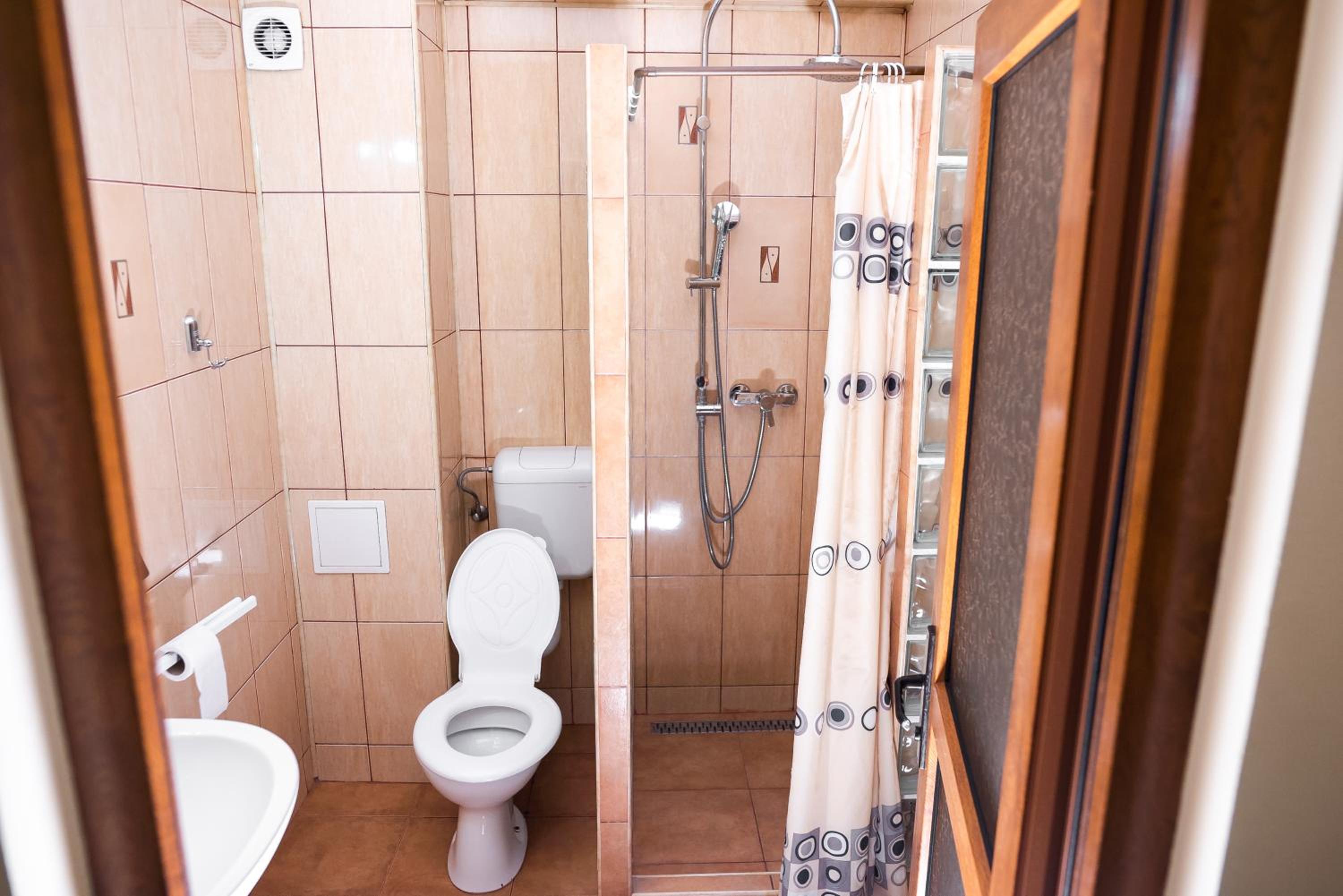 Triple Room - Photo 8