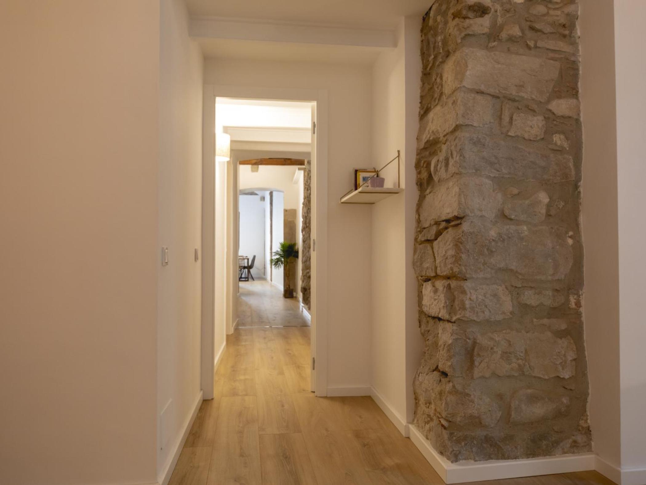 Two-Bedroom Apartment - Photo 31