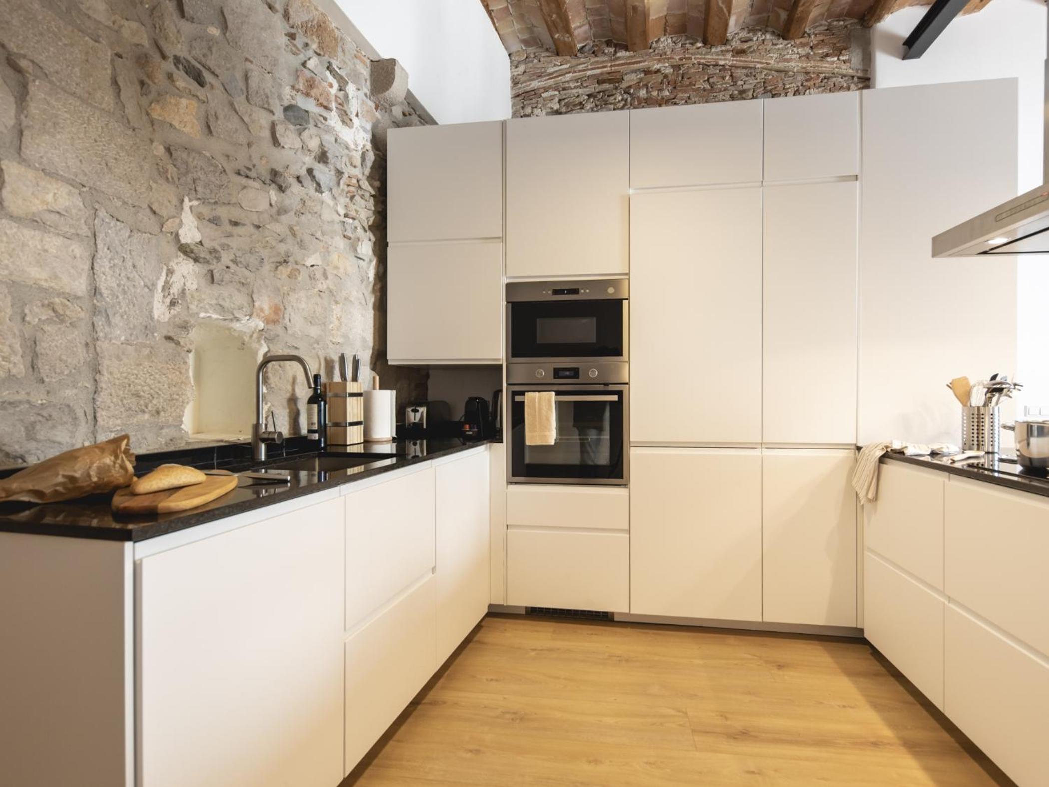 Two-Bedroom Apartment - Photo 32