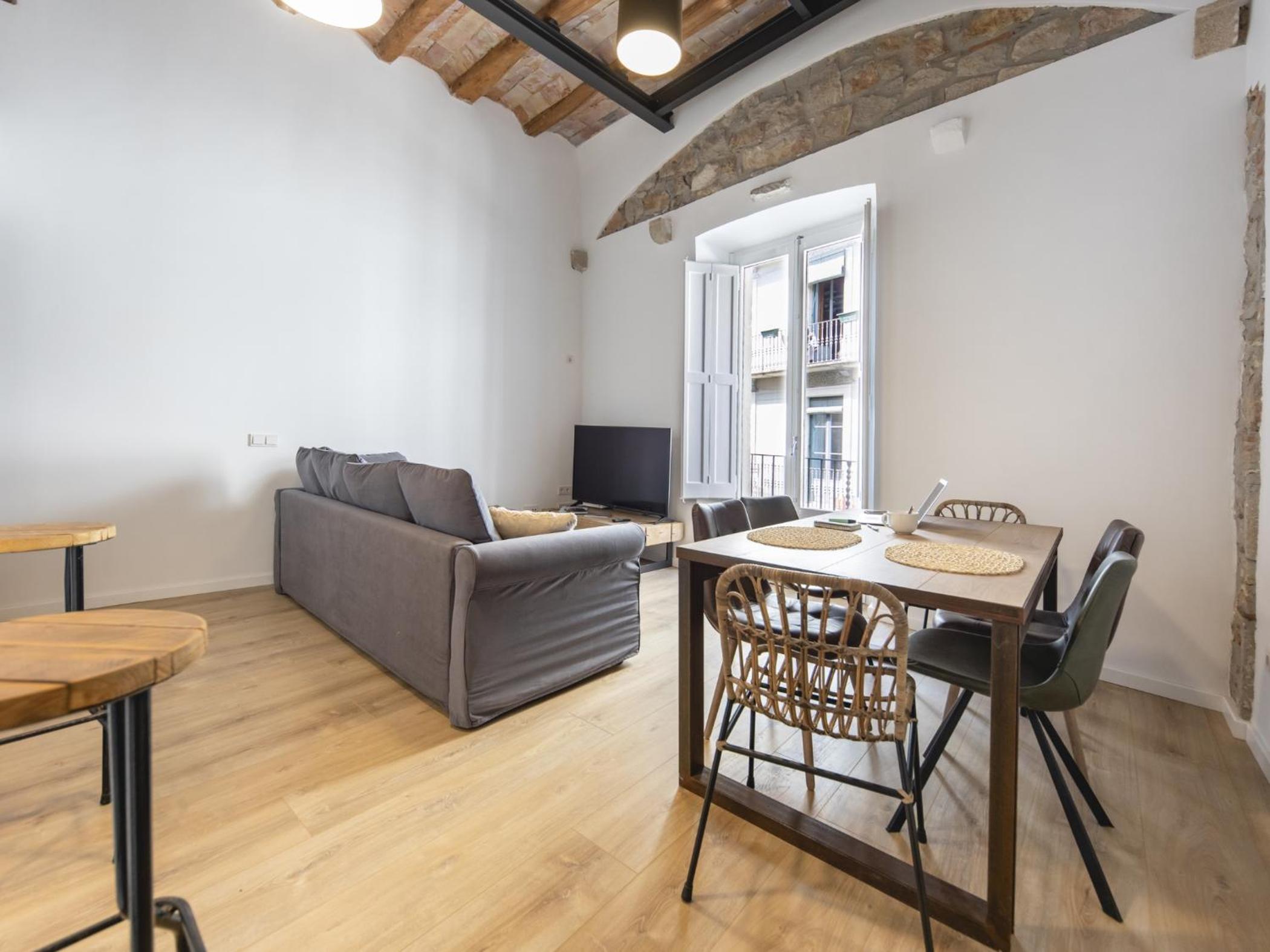 Two-Bedroom Apartment - Photo 2