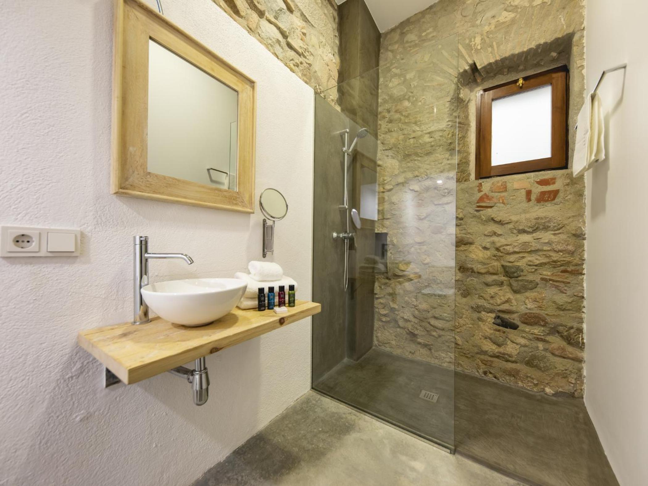 Two-Bedroom Apartment - Photo 7