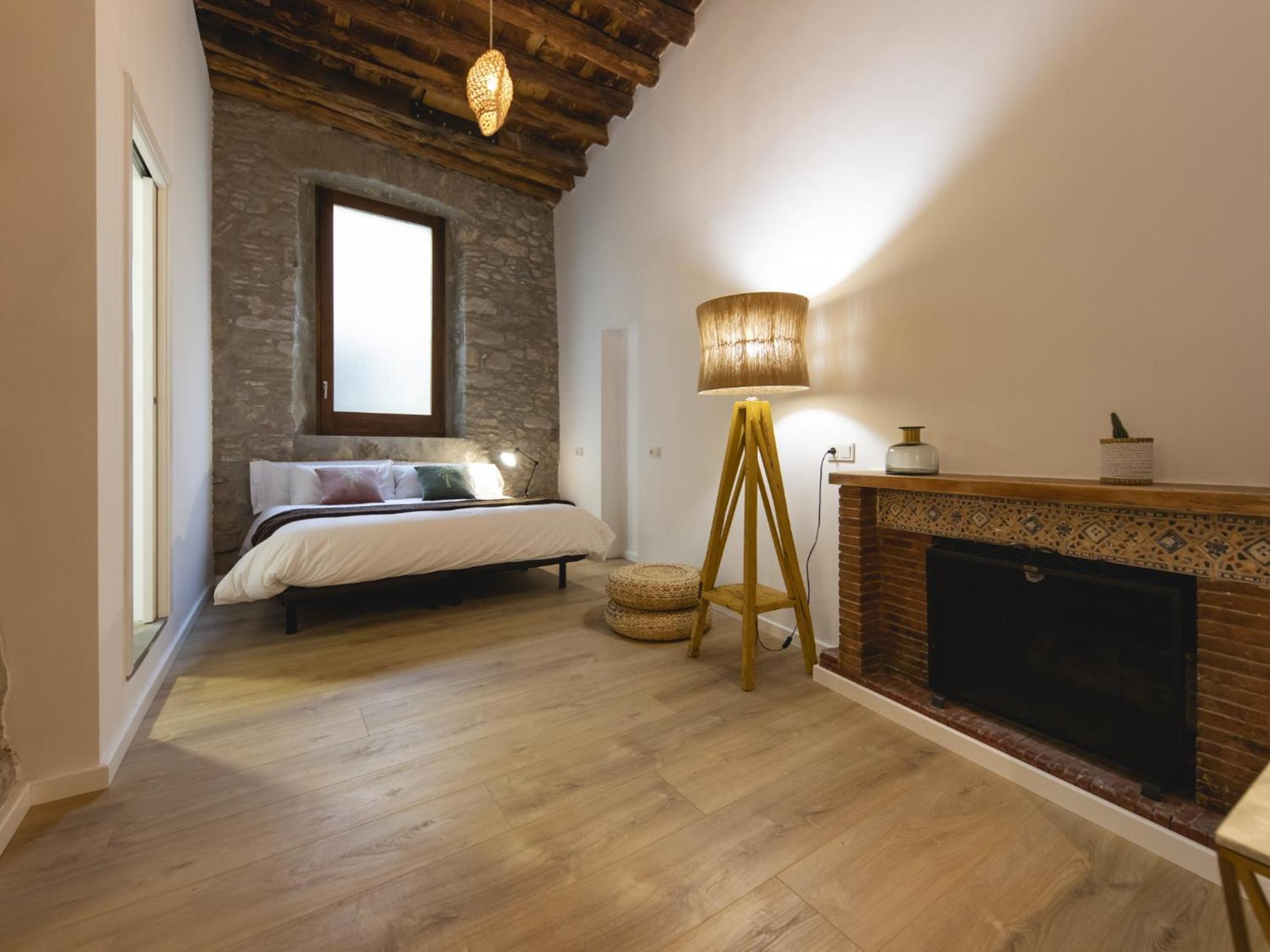 Two-Bedroom Apartment - Photo 9