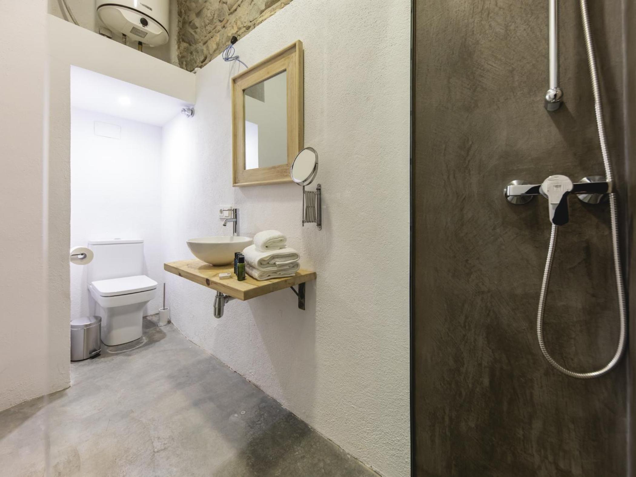 Two-Bedroom Apartment - Photo 11