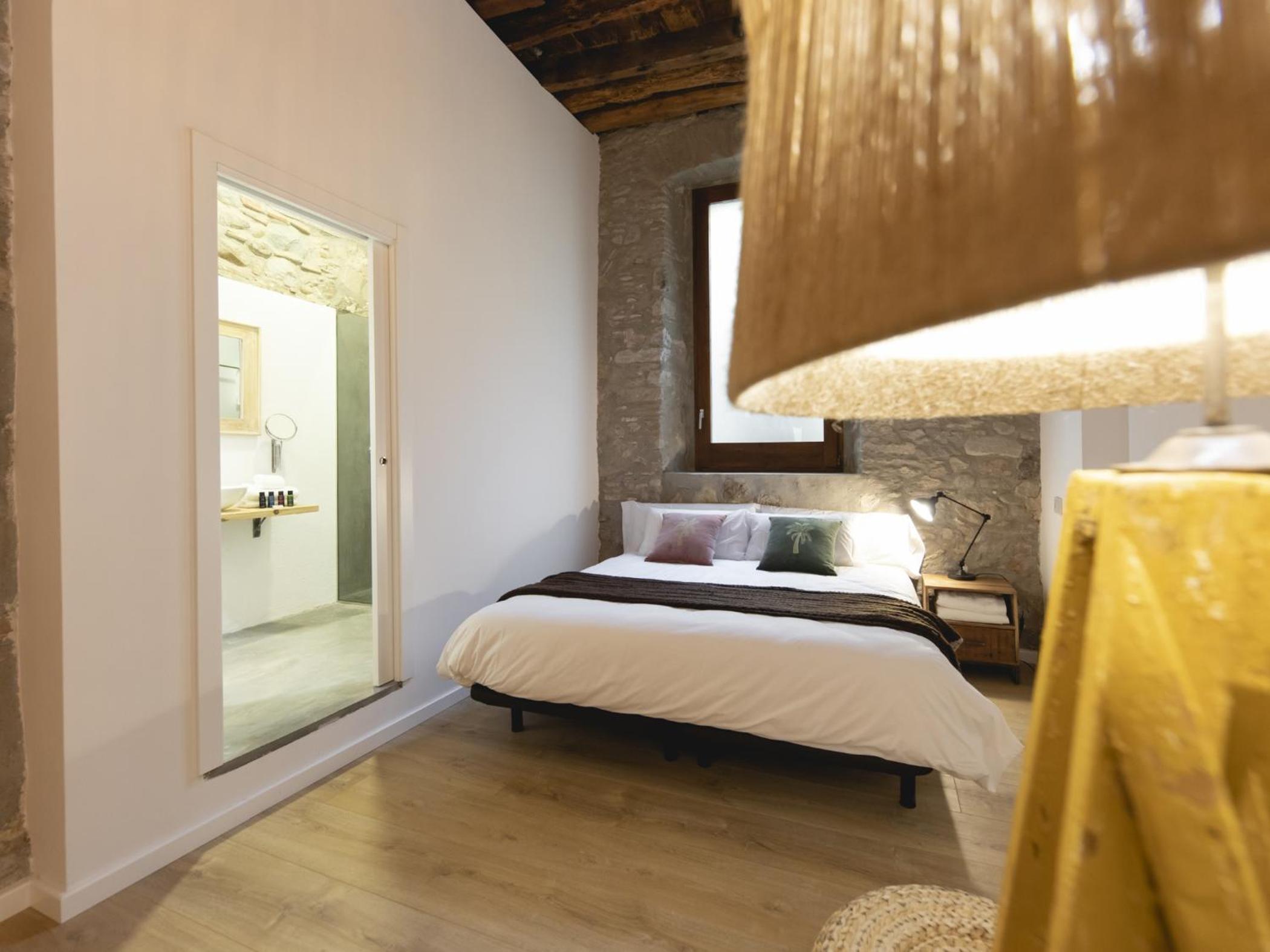 Two-Bedroom Apartment - Photo 12