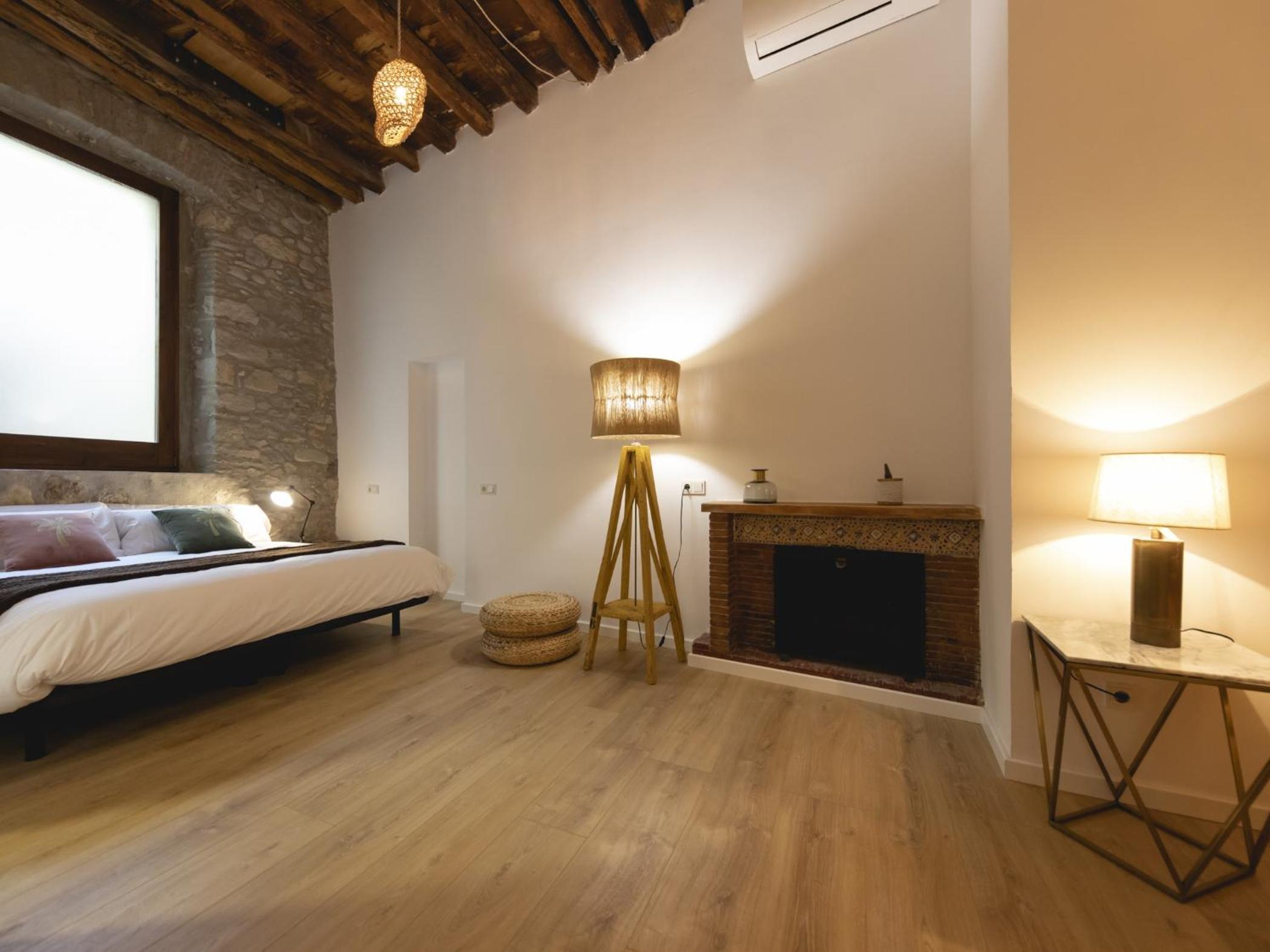 Two-Bedroom Apartment - Photo 16