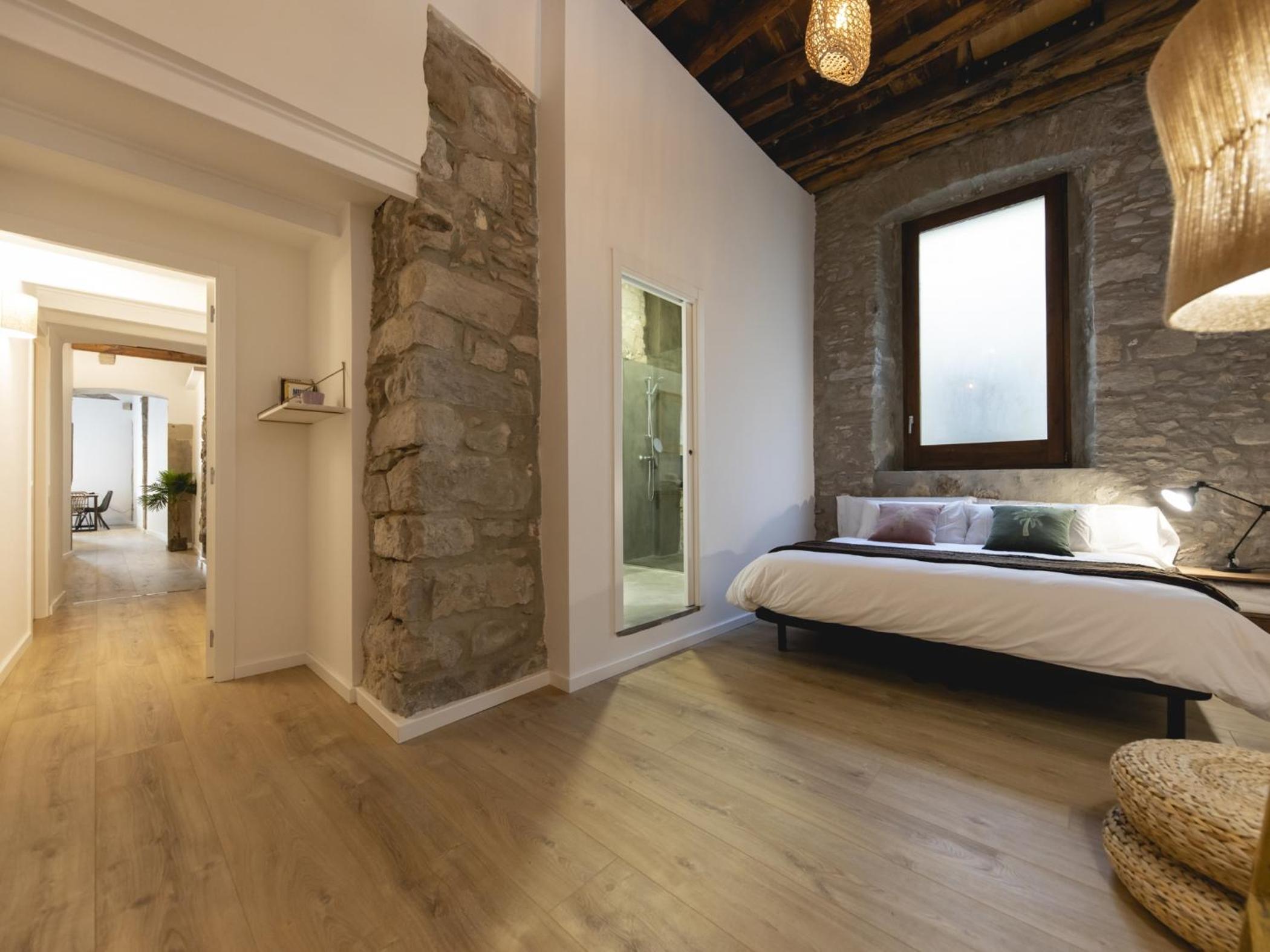 Two-Bedroom Apartment - Photo 18