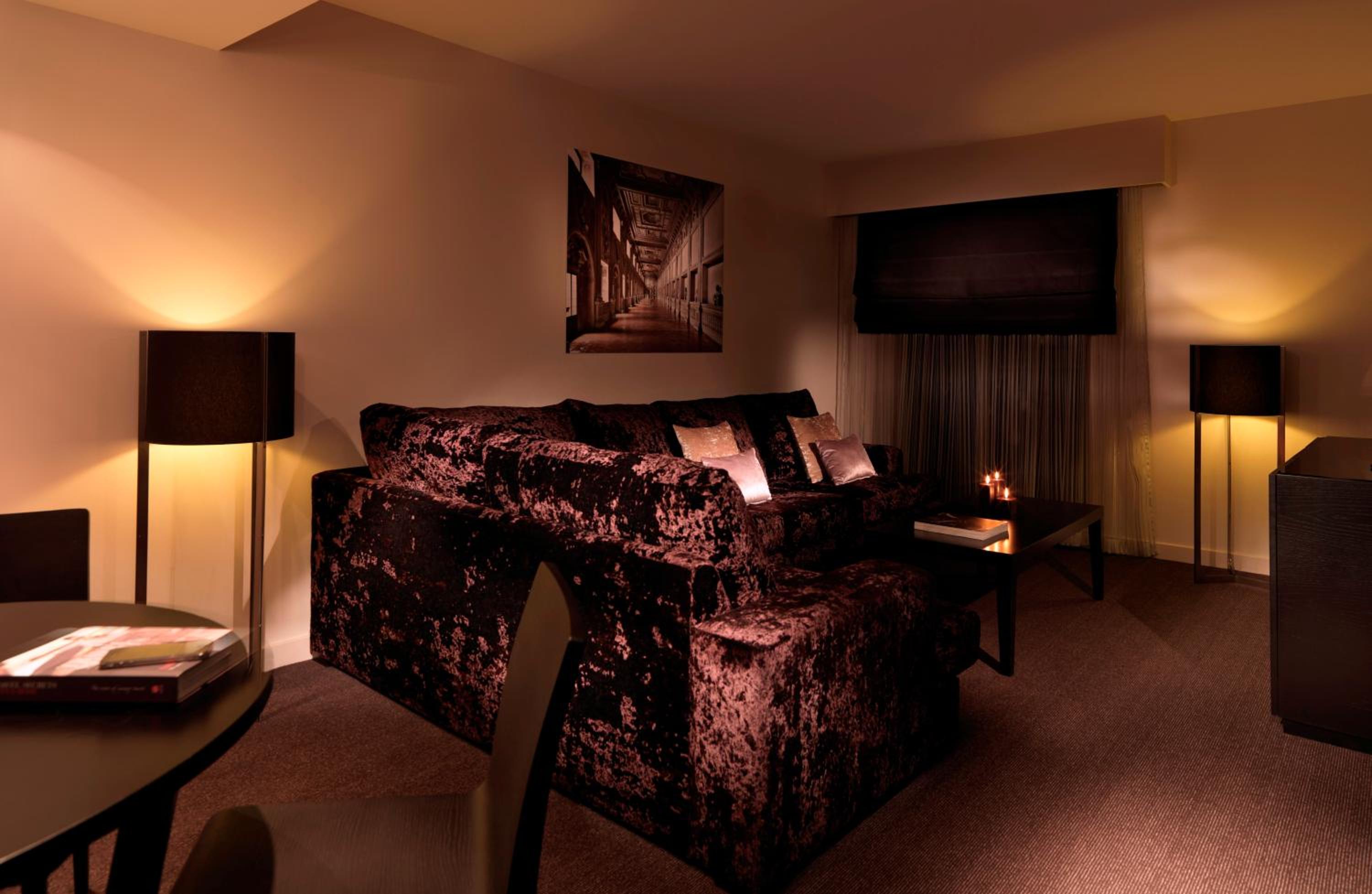 One-Bedroom Suite - Photo 3