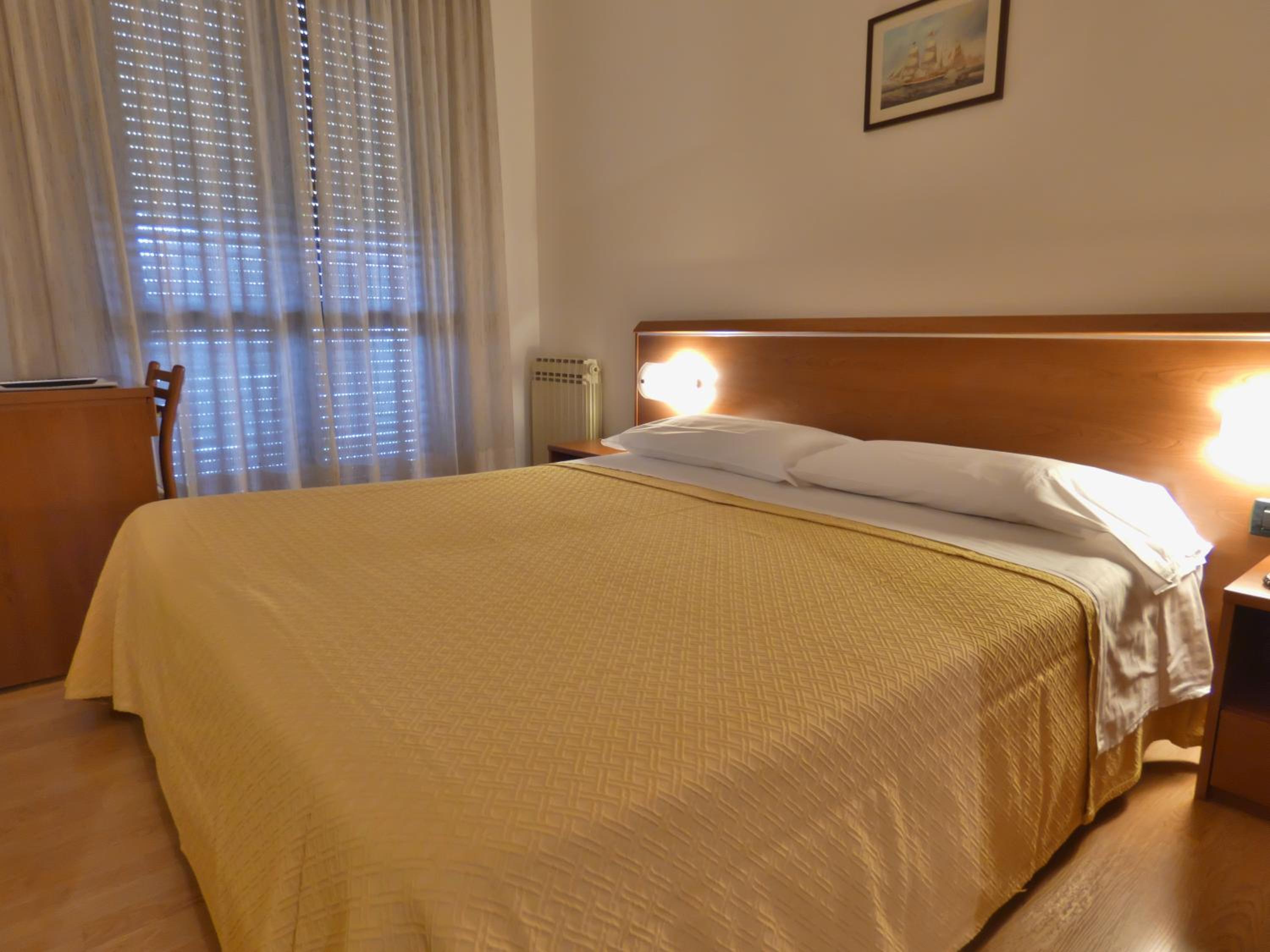 Small Double Room with Balcony photo 2