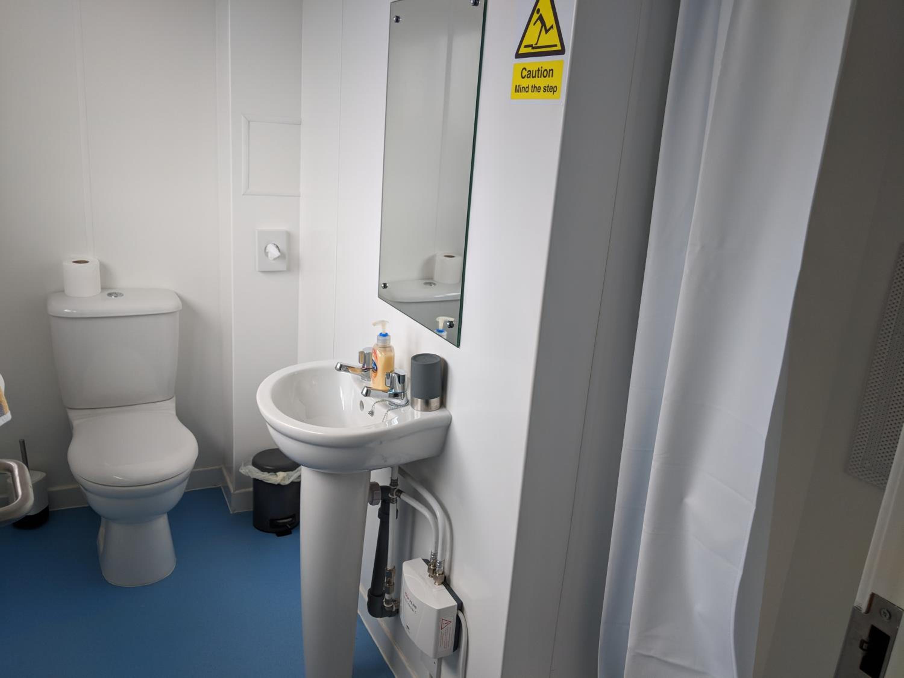 Budget Double Room photo 3