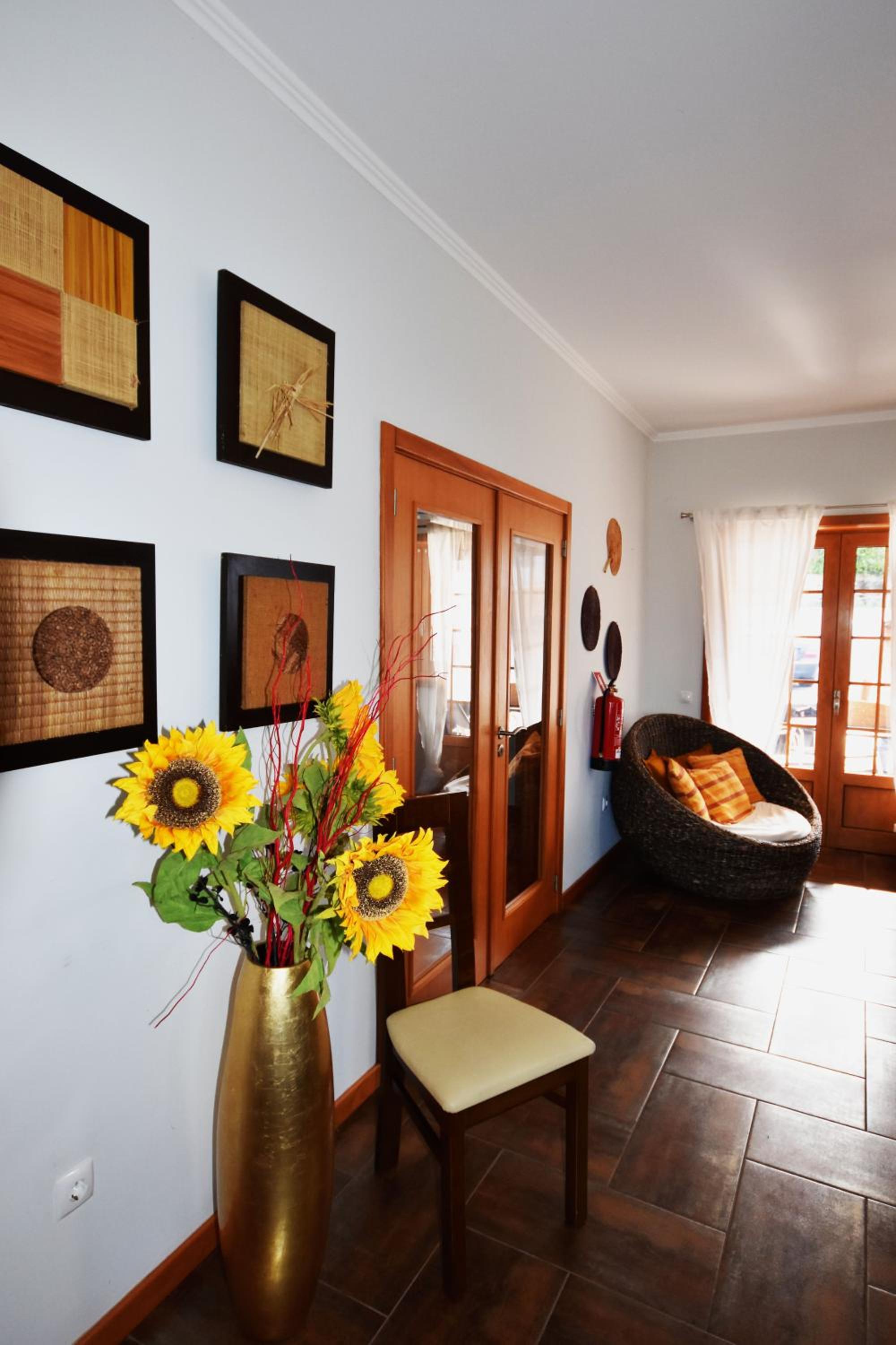 Three-Bedroom House - Photo 3