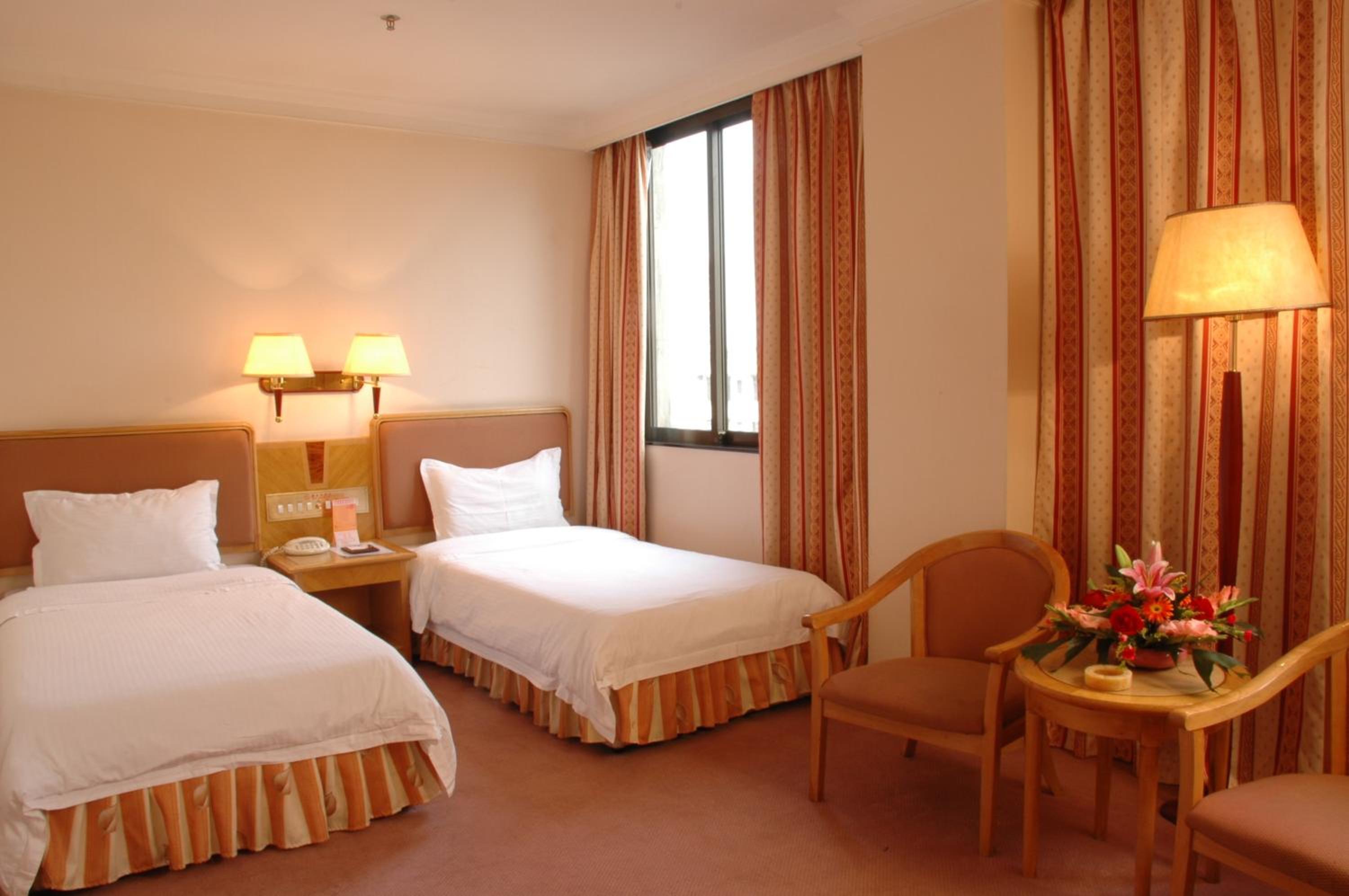 Deluxe Twin Room photo 2
