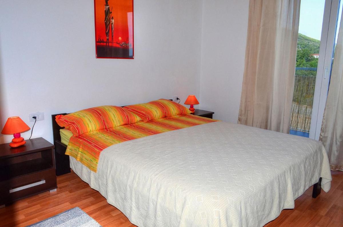 Apartment 1 photo 2