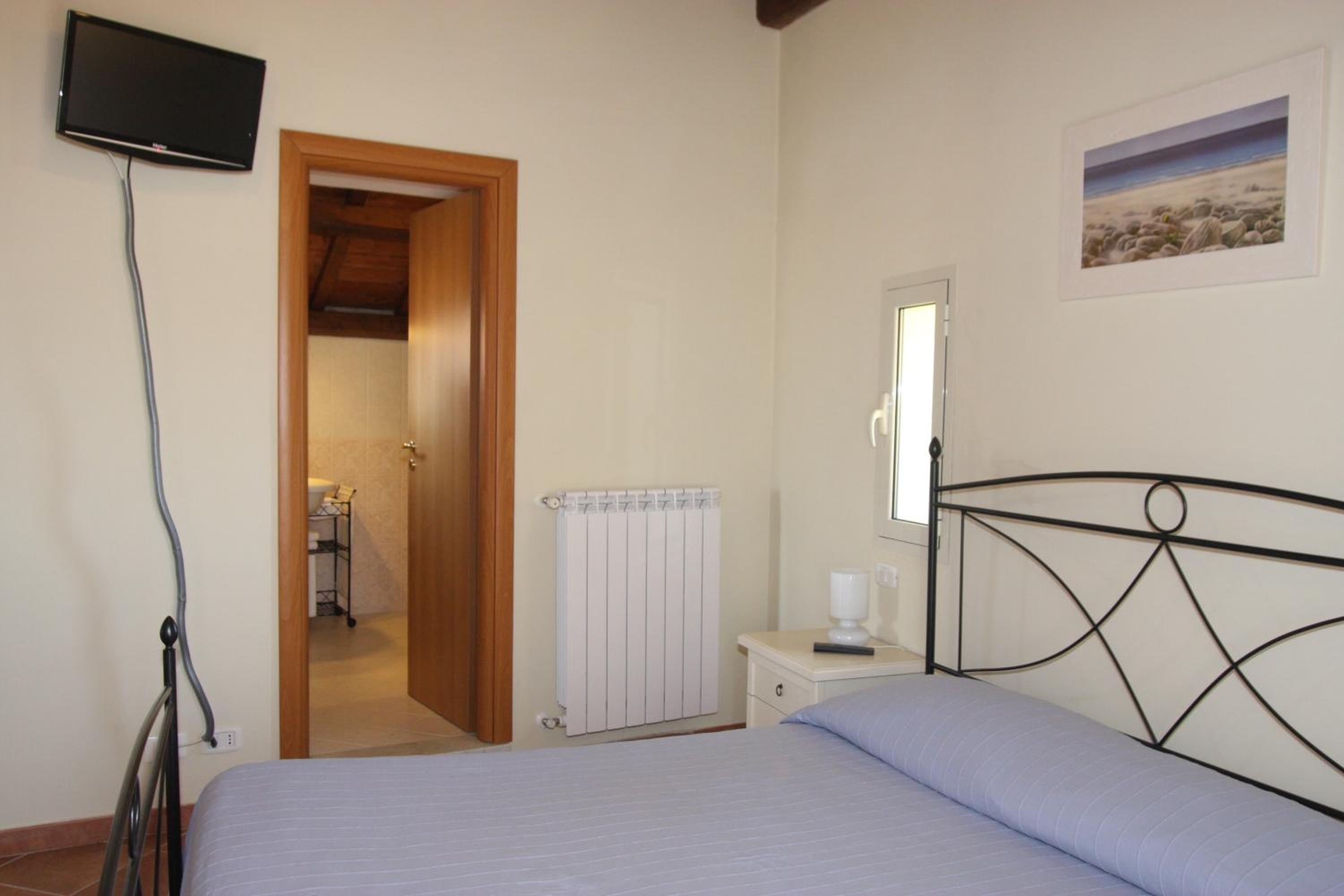 One-Bedroom Apartment - Penthouse  photo 3
