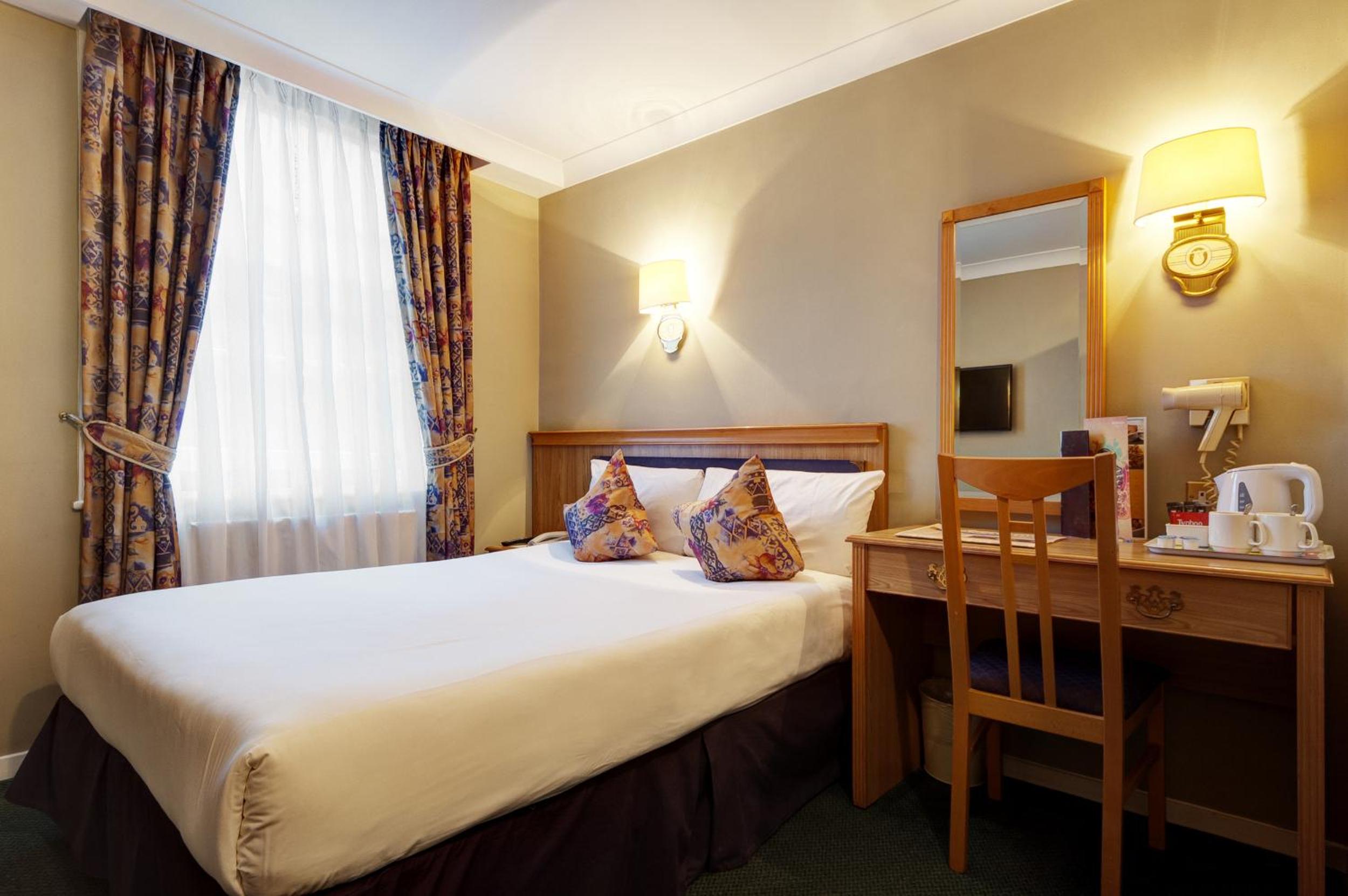 Classic Triple Room photo 2