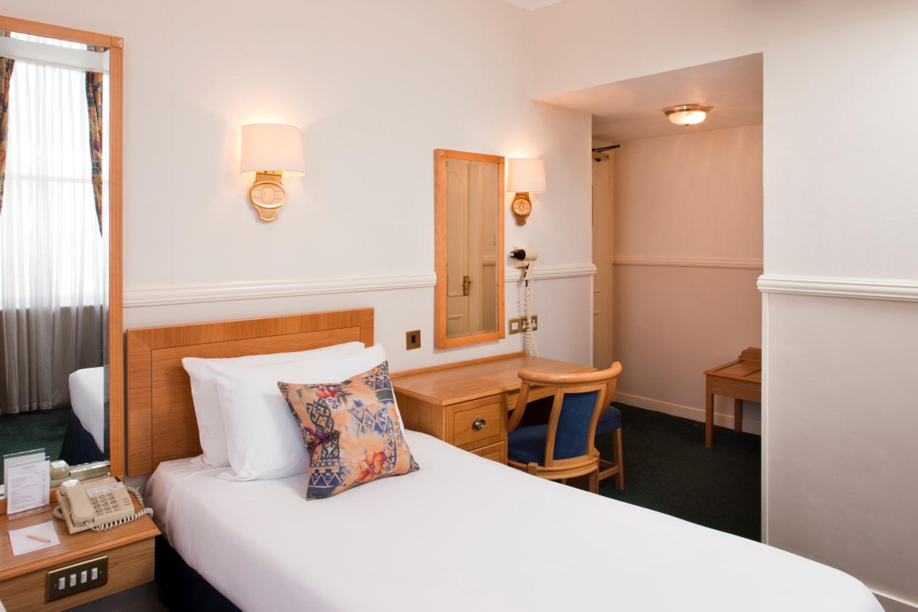 Classic Triple Room photo 3