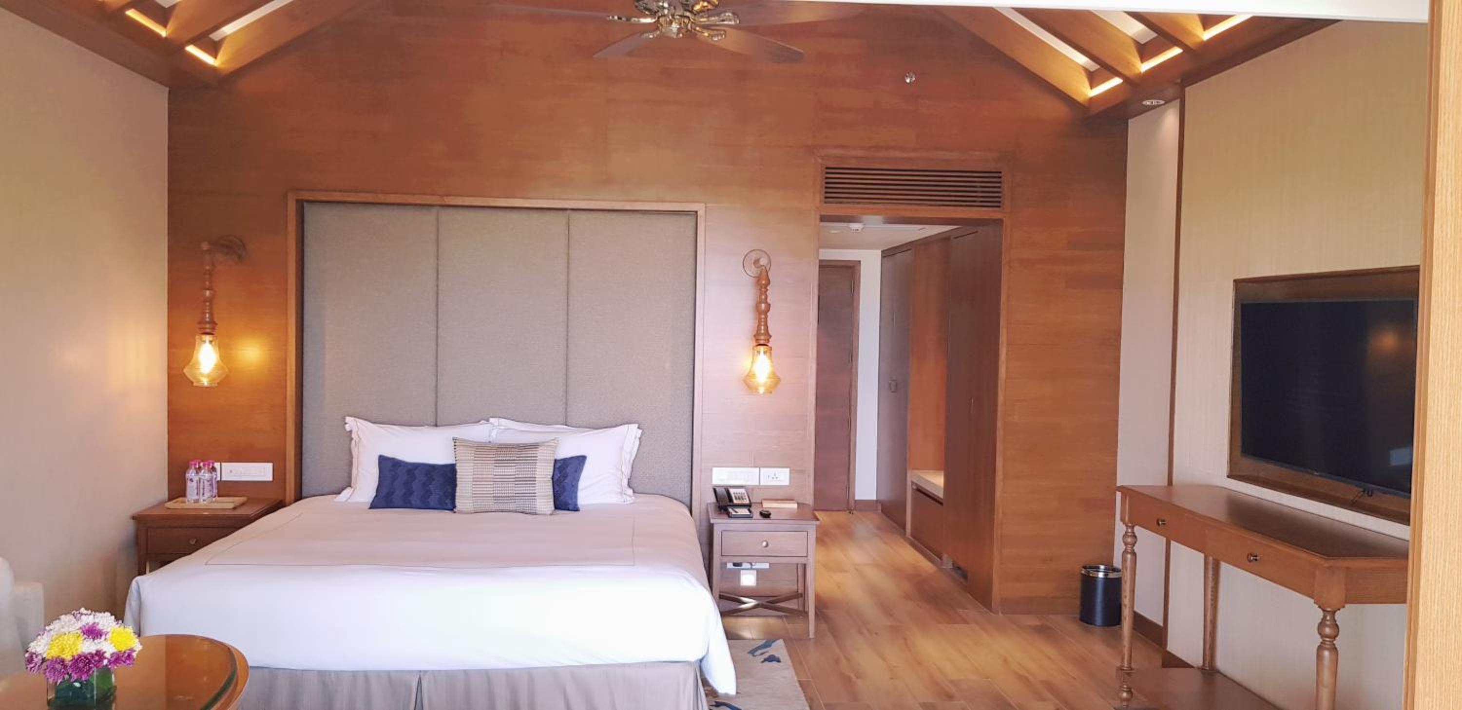 Premium Villa Sea View King Bed - Photo 1