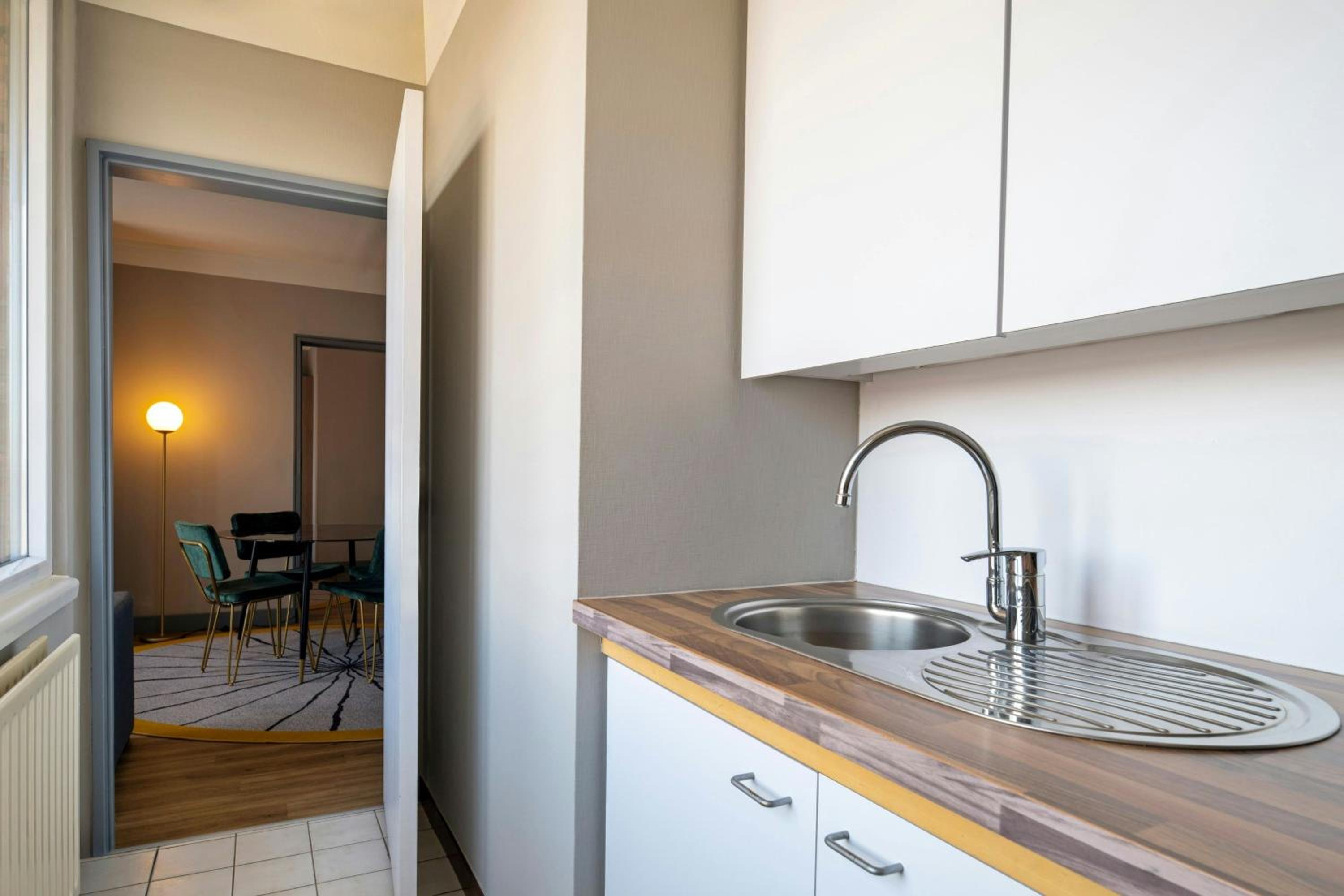 One-Bedroom Apartment with King Bed