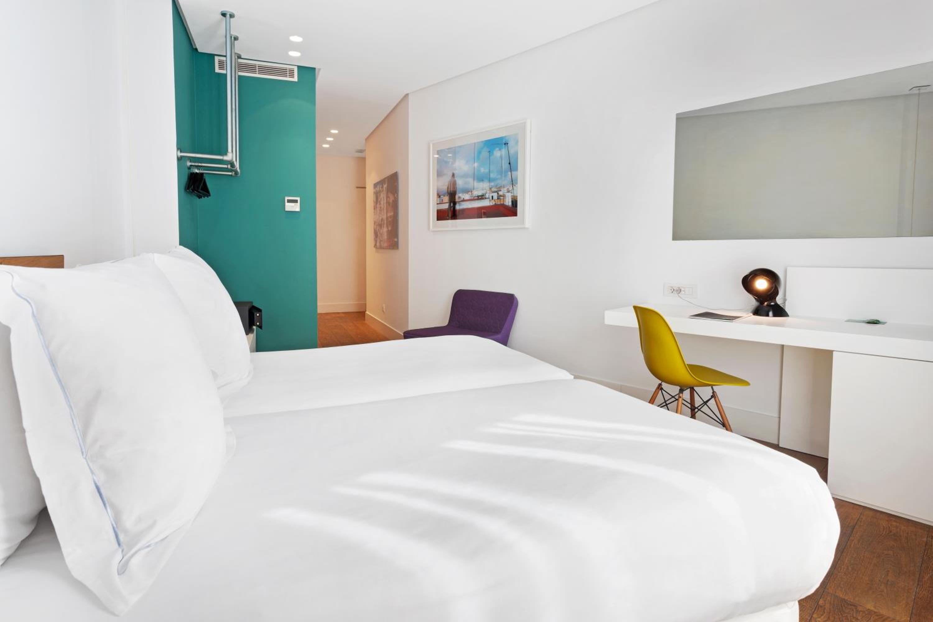 Double or Twin Room with Balcony photo 2