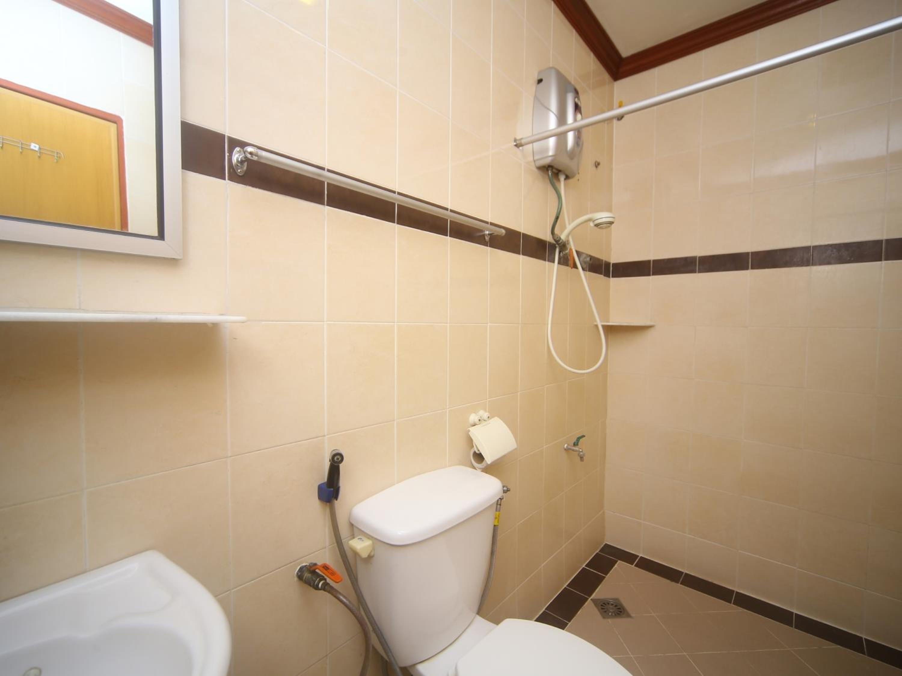 Standard Twin Room - Photo 5