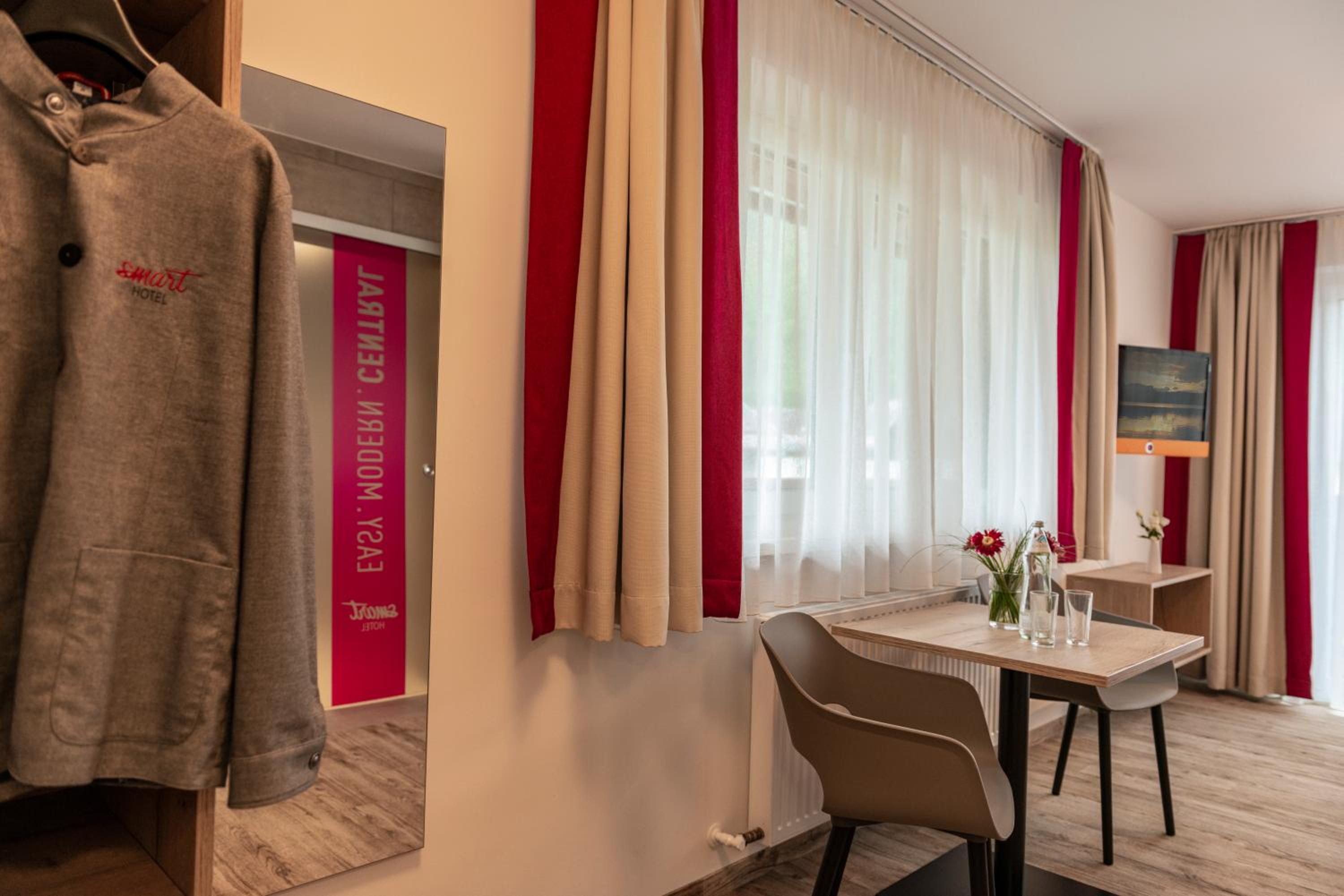 Deluxe Double Room with Balcony photo 2