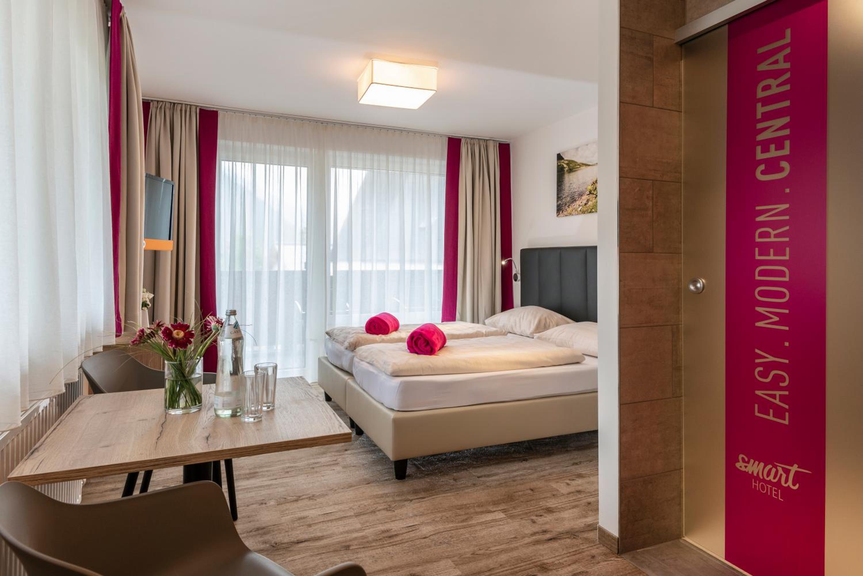 Deluxe Double Room with Balcony photo 1
