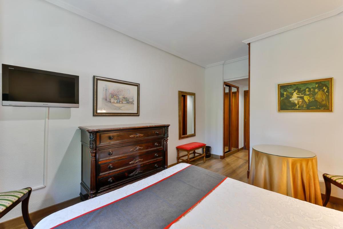 Double Room - Photo 2
