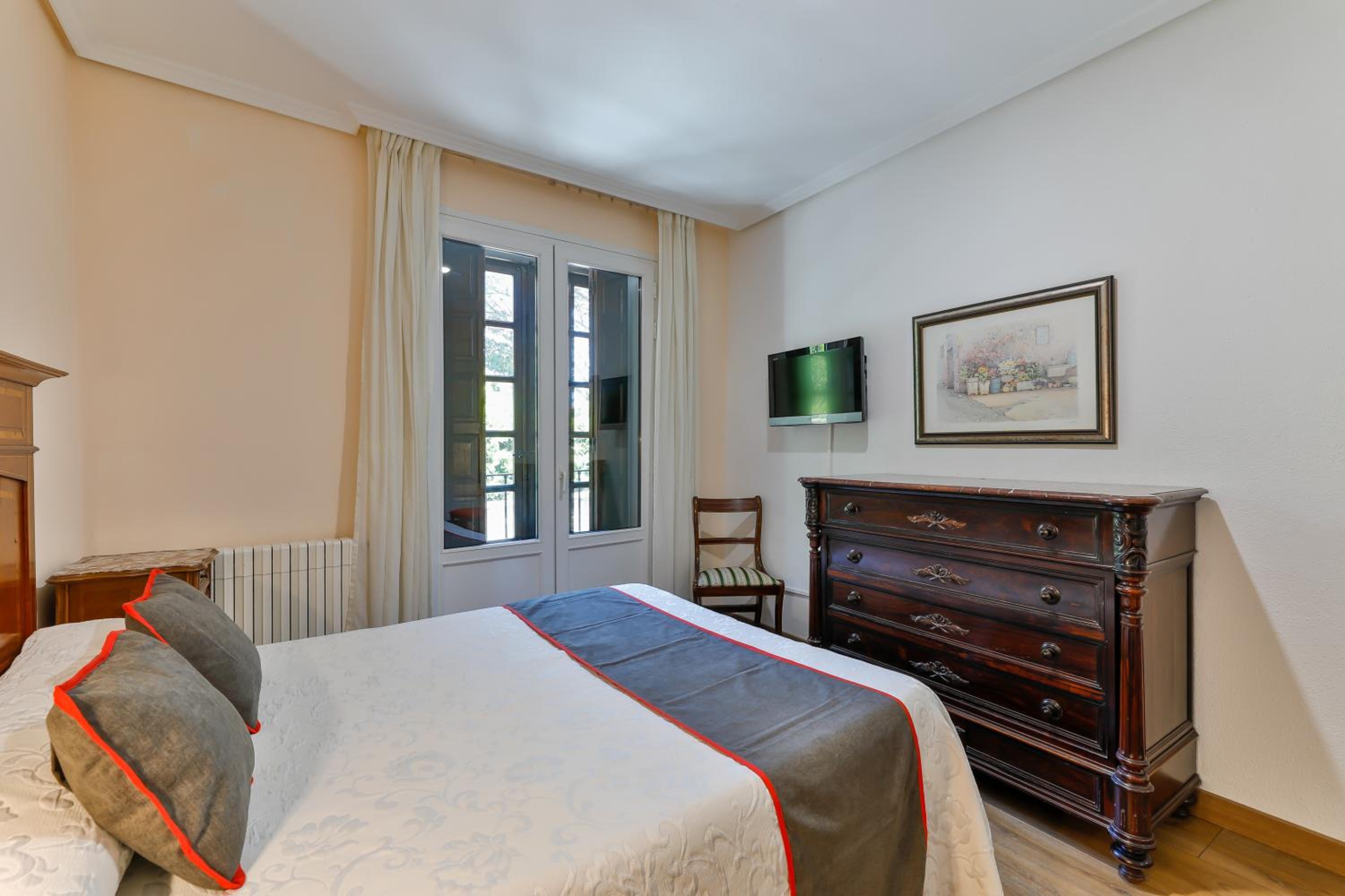 Double Room - Photo 3