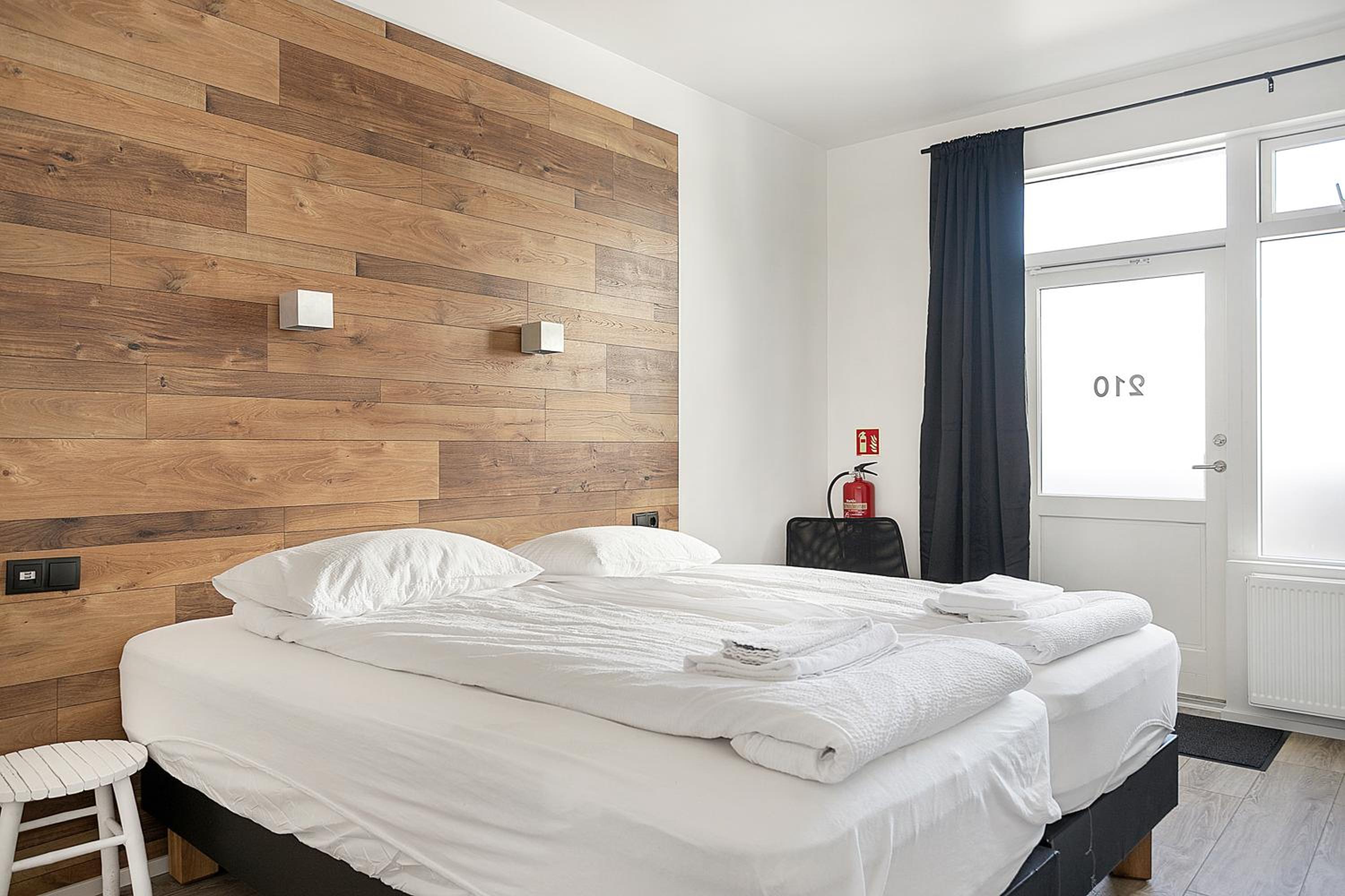 Studio Apartment - Photo 8