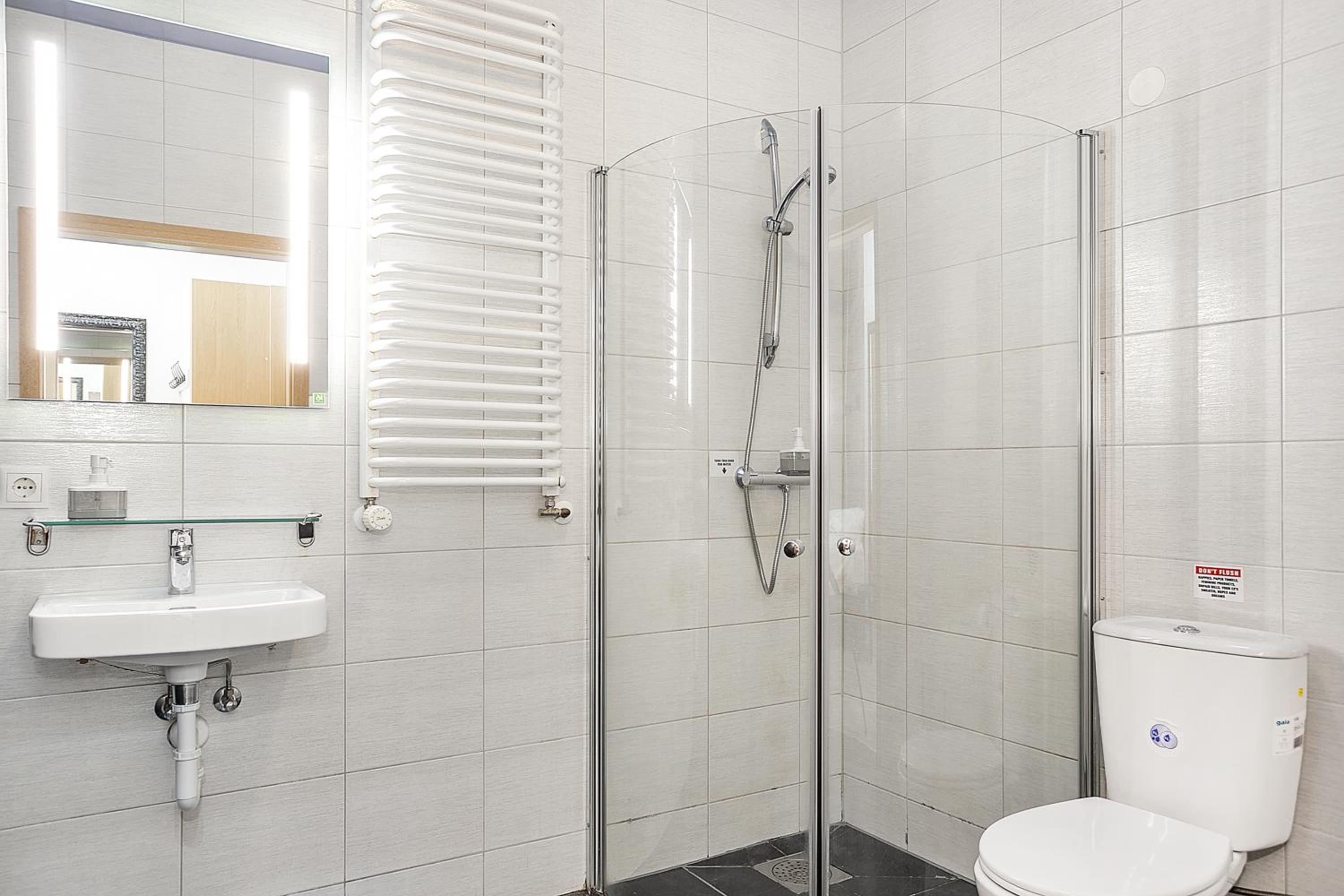 Studio Apartment - Photo 3