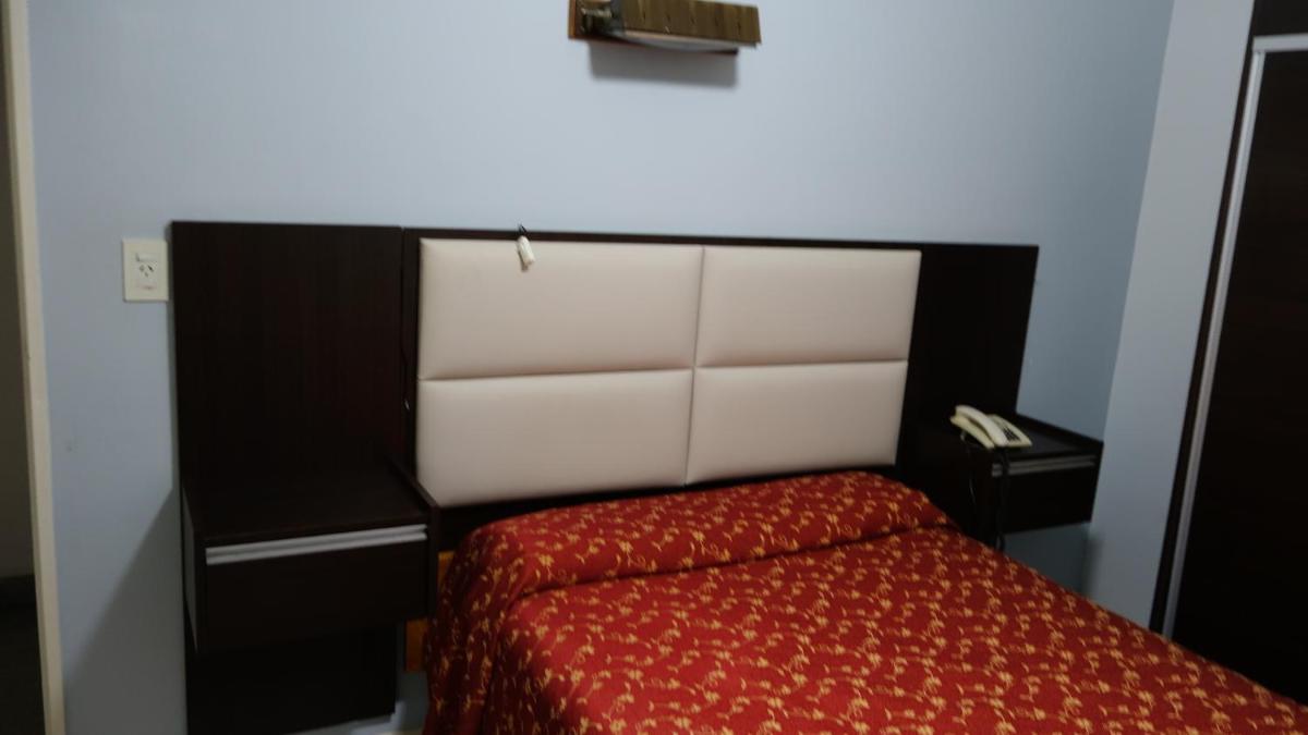 Standard Queen Room
