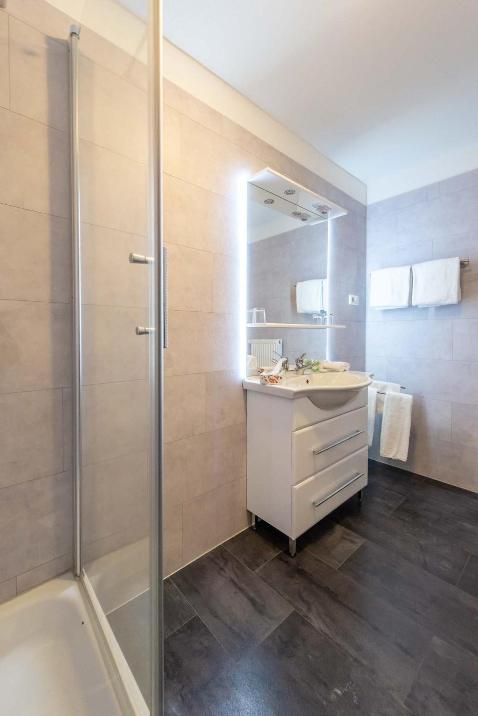 Double Room - Disability Access - Photo 2