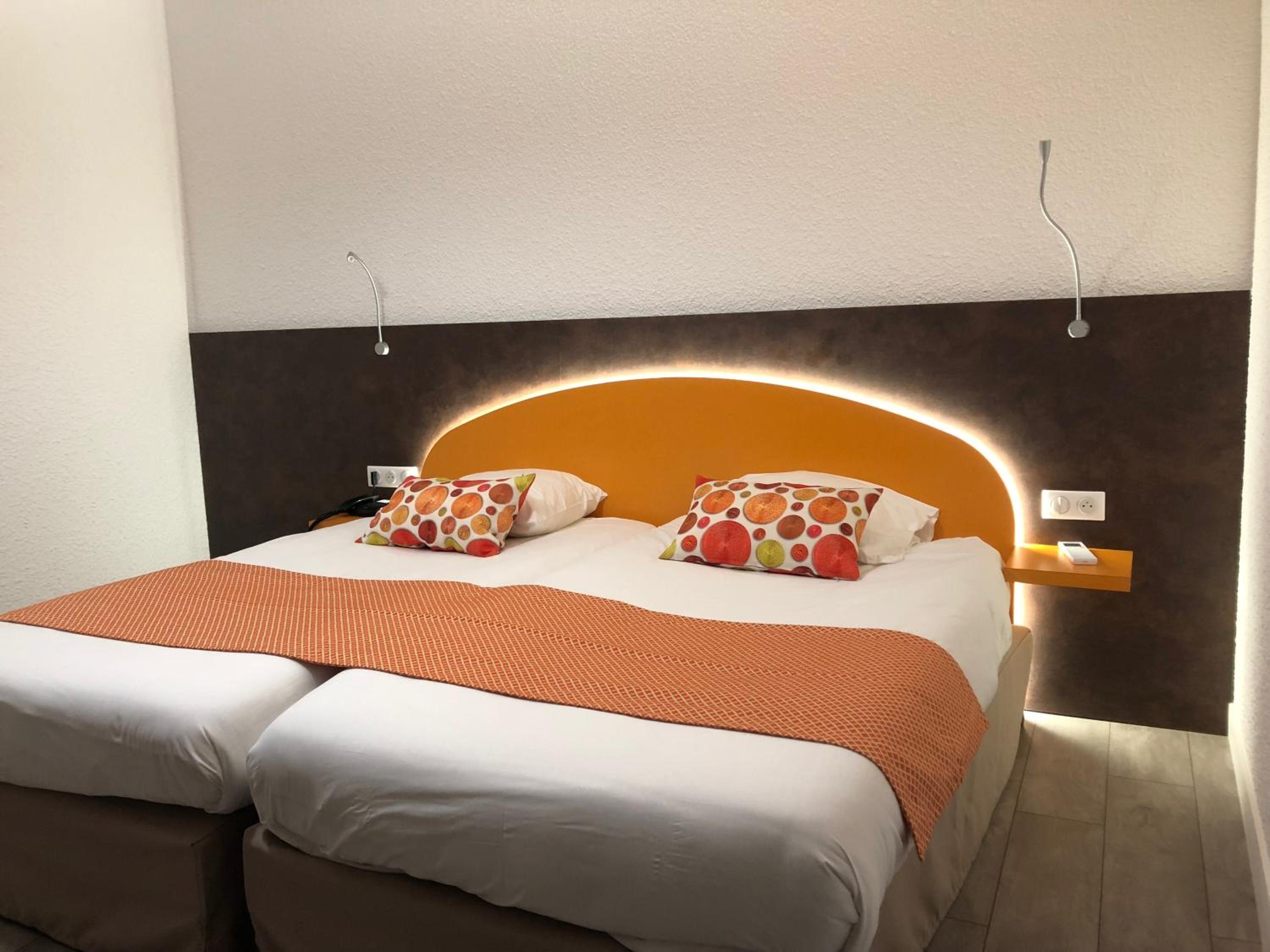 Double Room - Disability Access photo 2