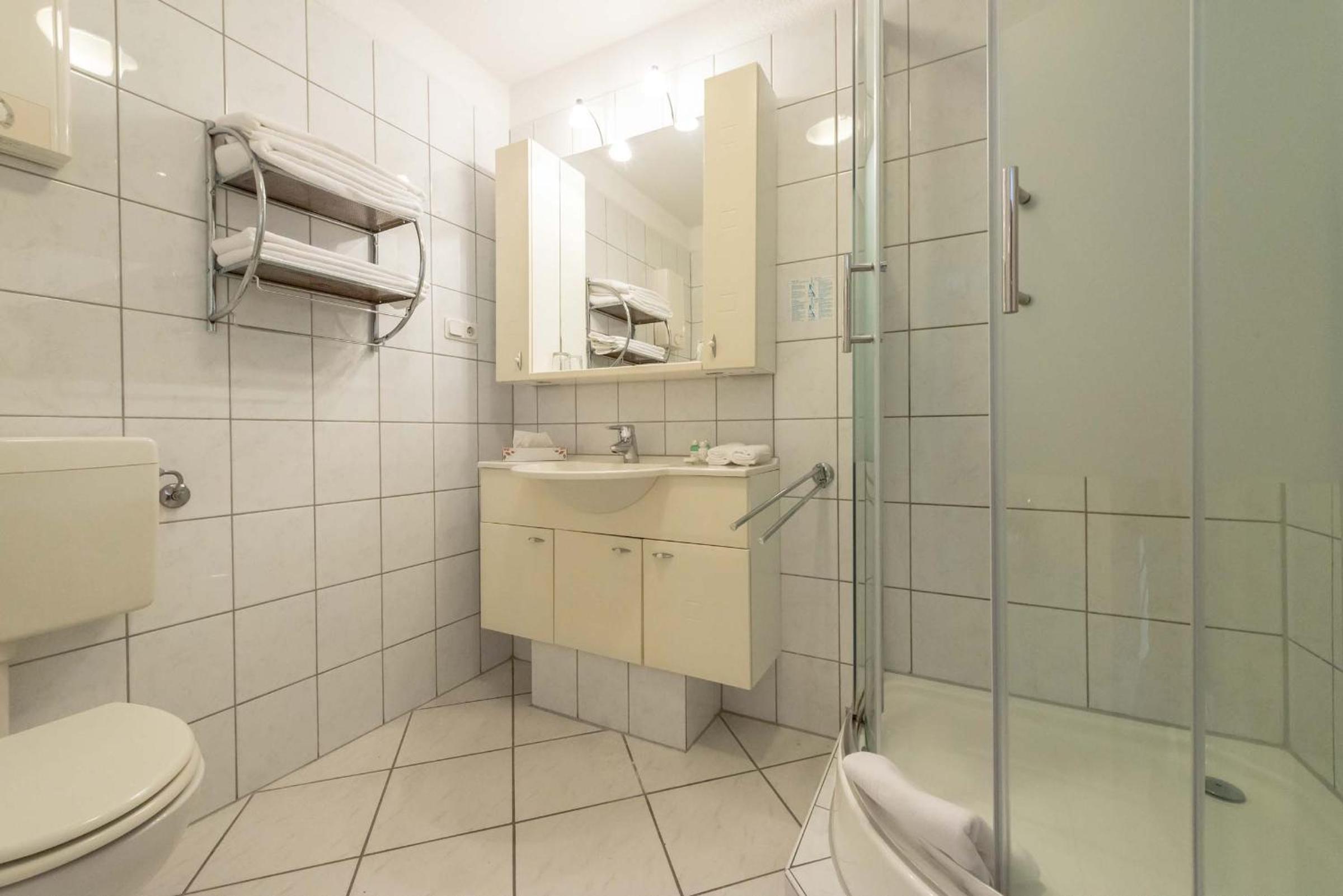 Double Room - Disability Access - Photo 5