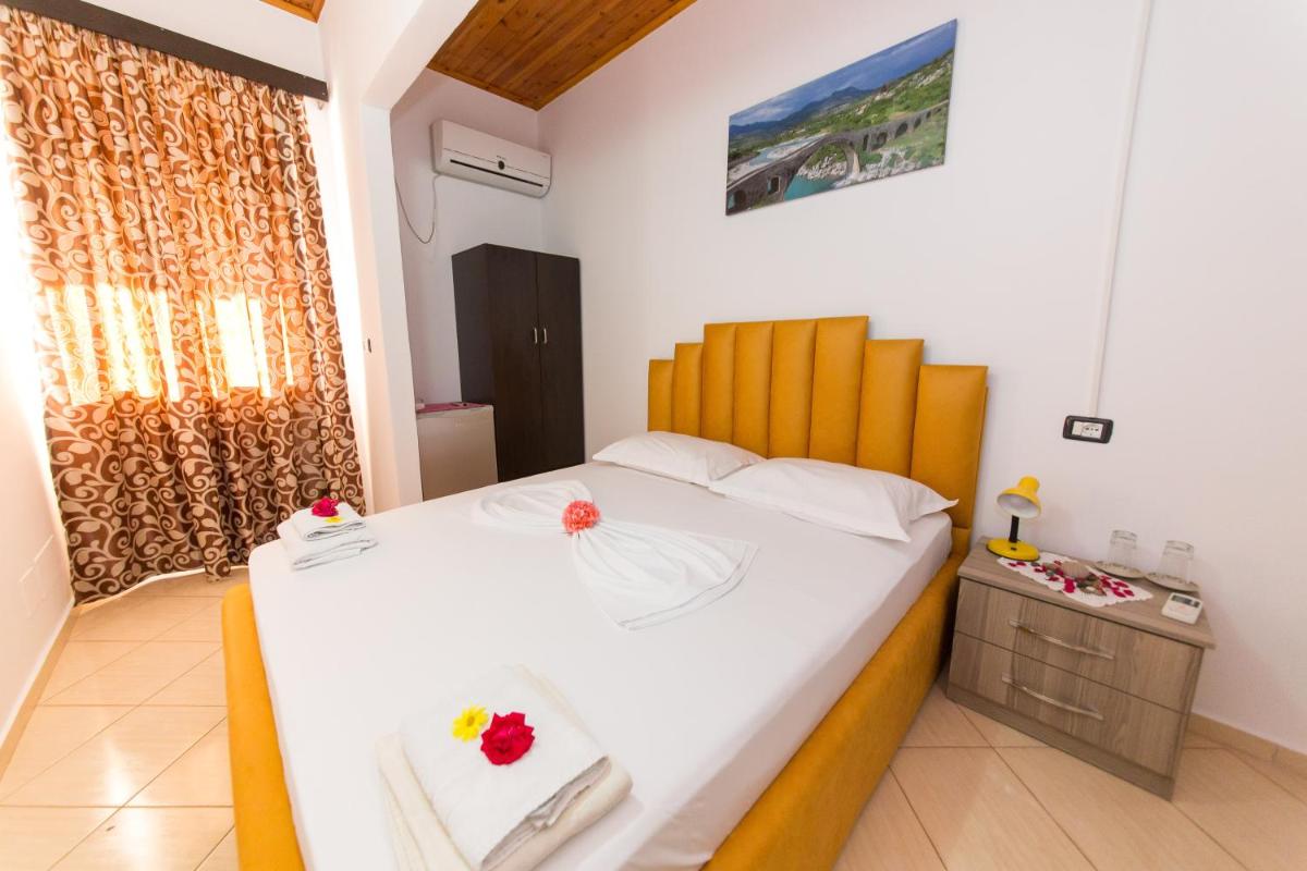 Double Room with Balcony photo 2