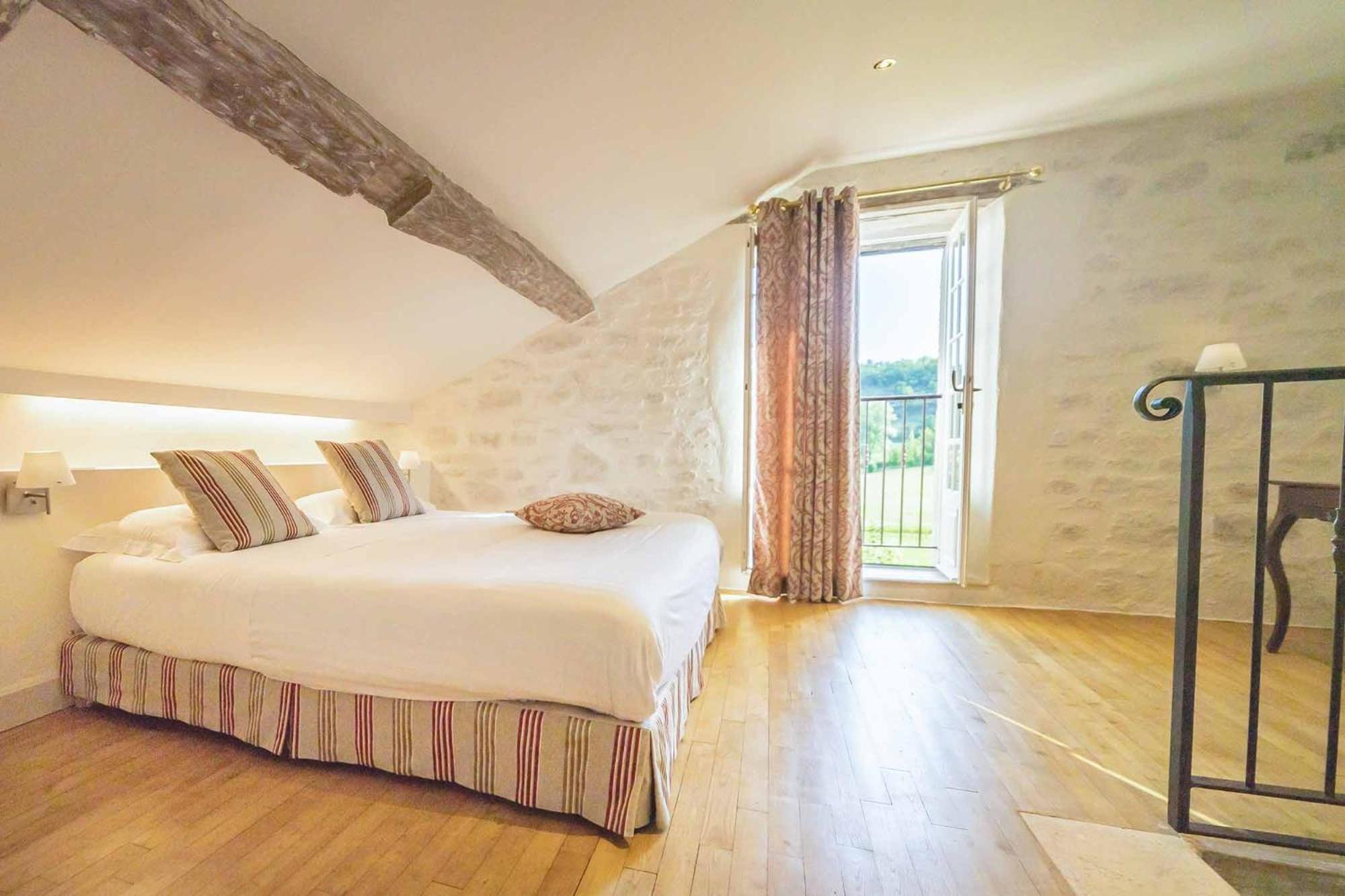 Suite - Photo 3