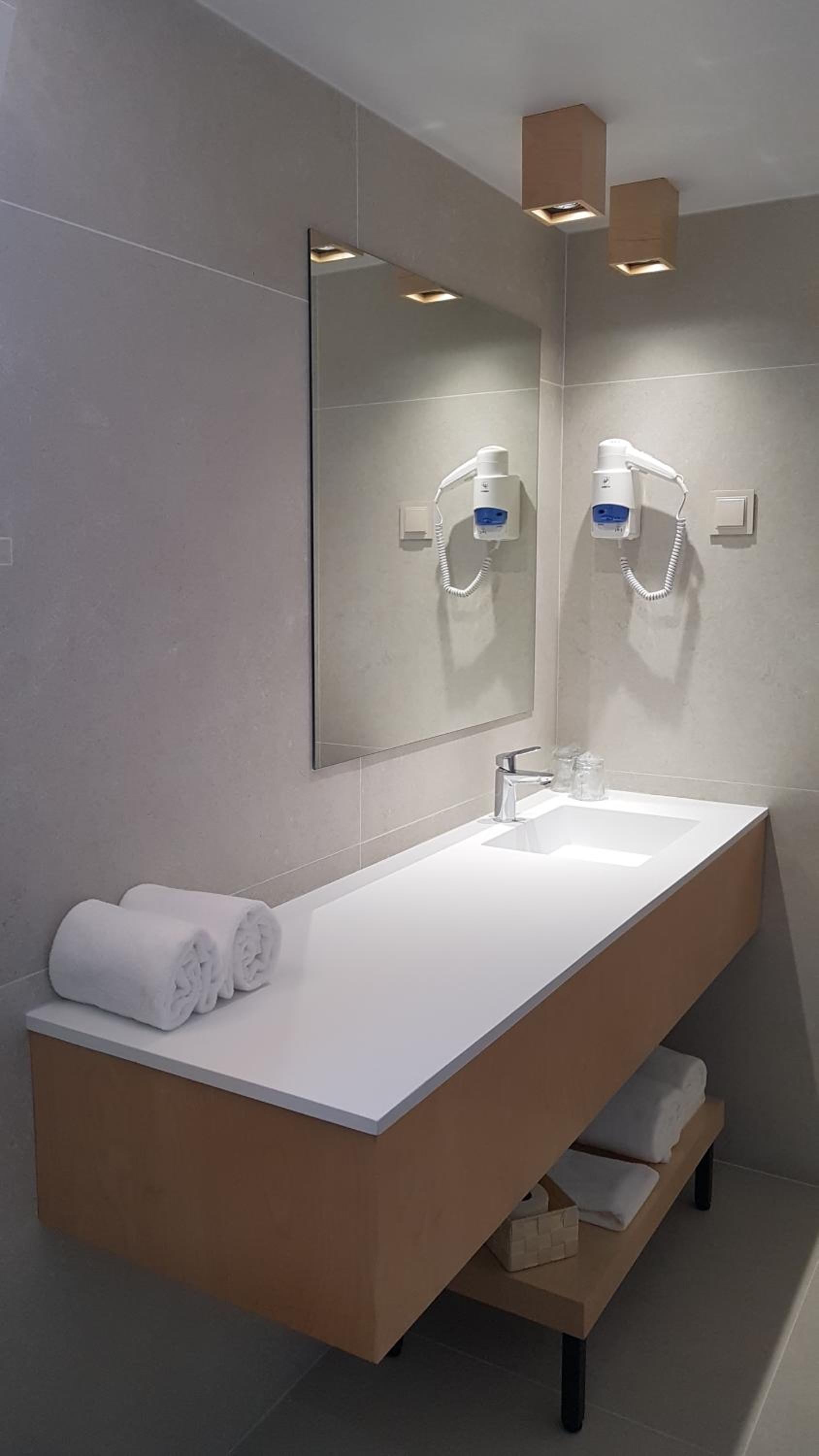 Superior Twin Room - Photo 4