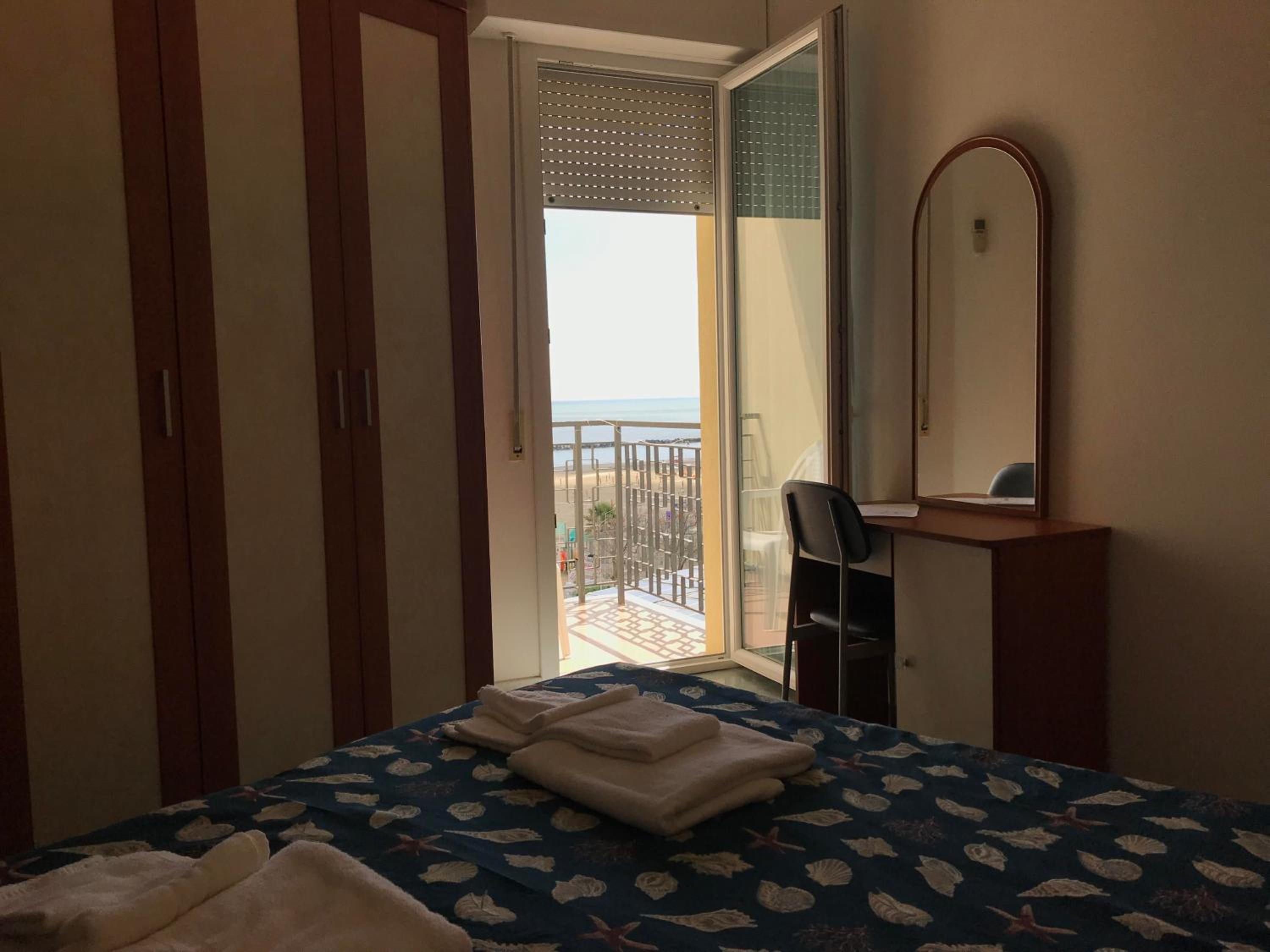 Room with Side Sea View photo 1