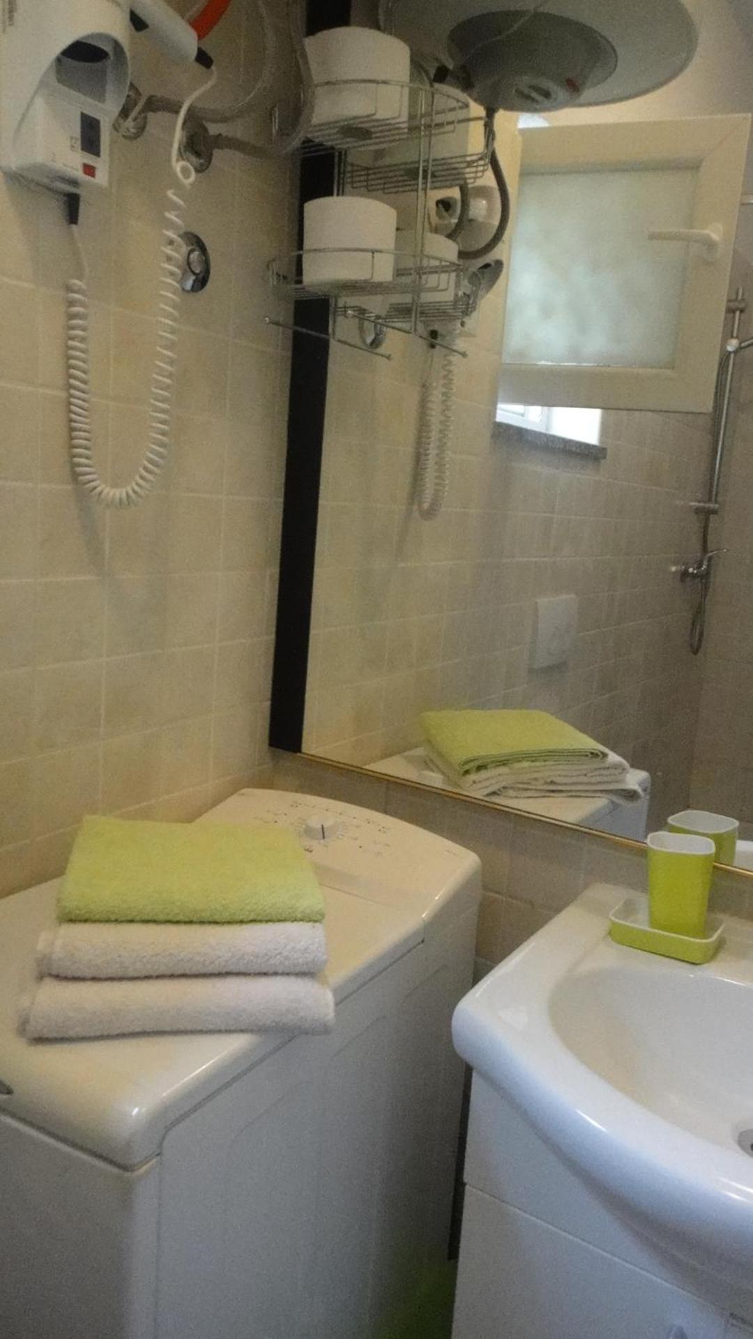 Apartment - Photo 32