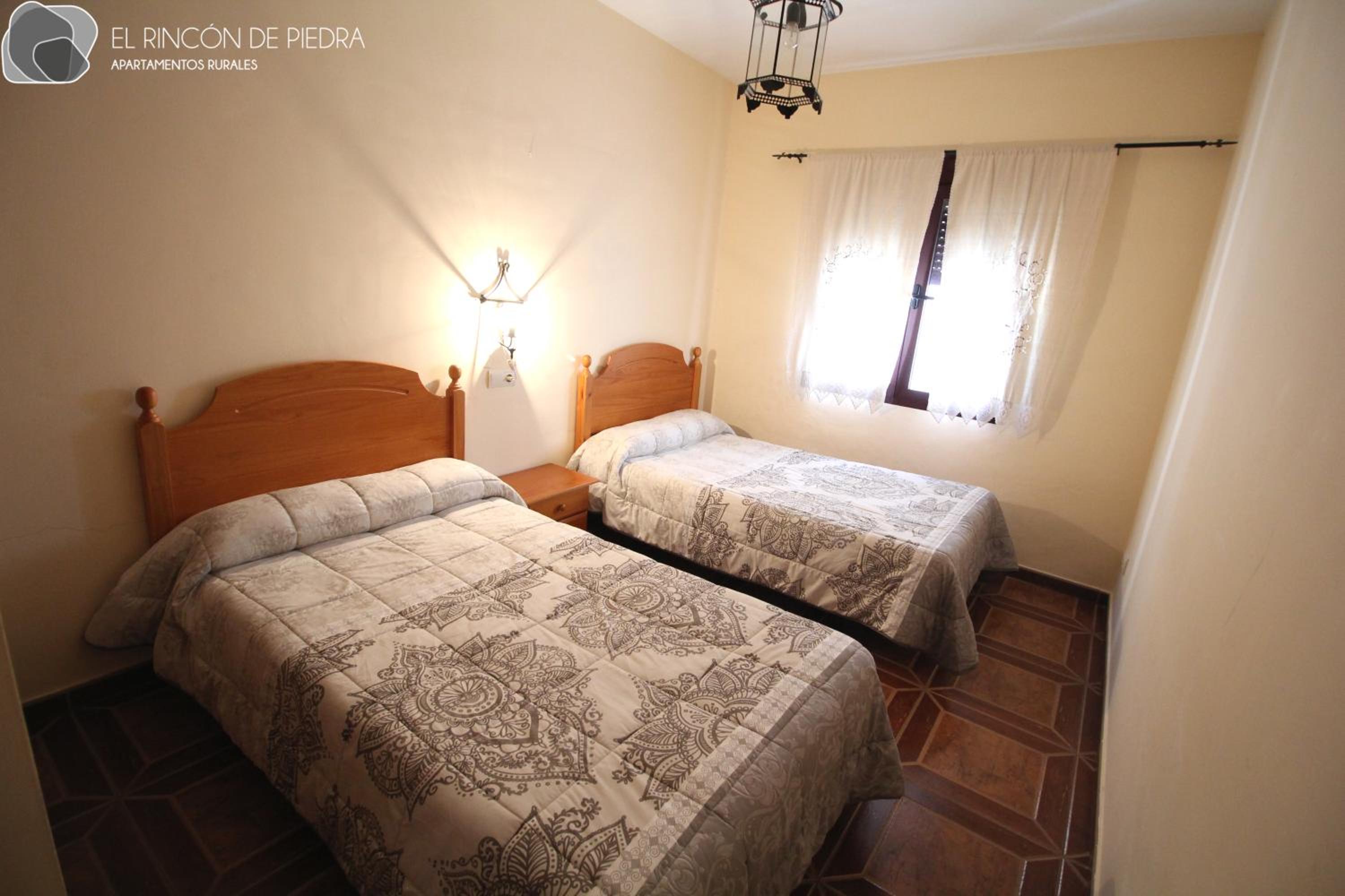 Apartment with Balcony - Photo 15