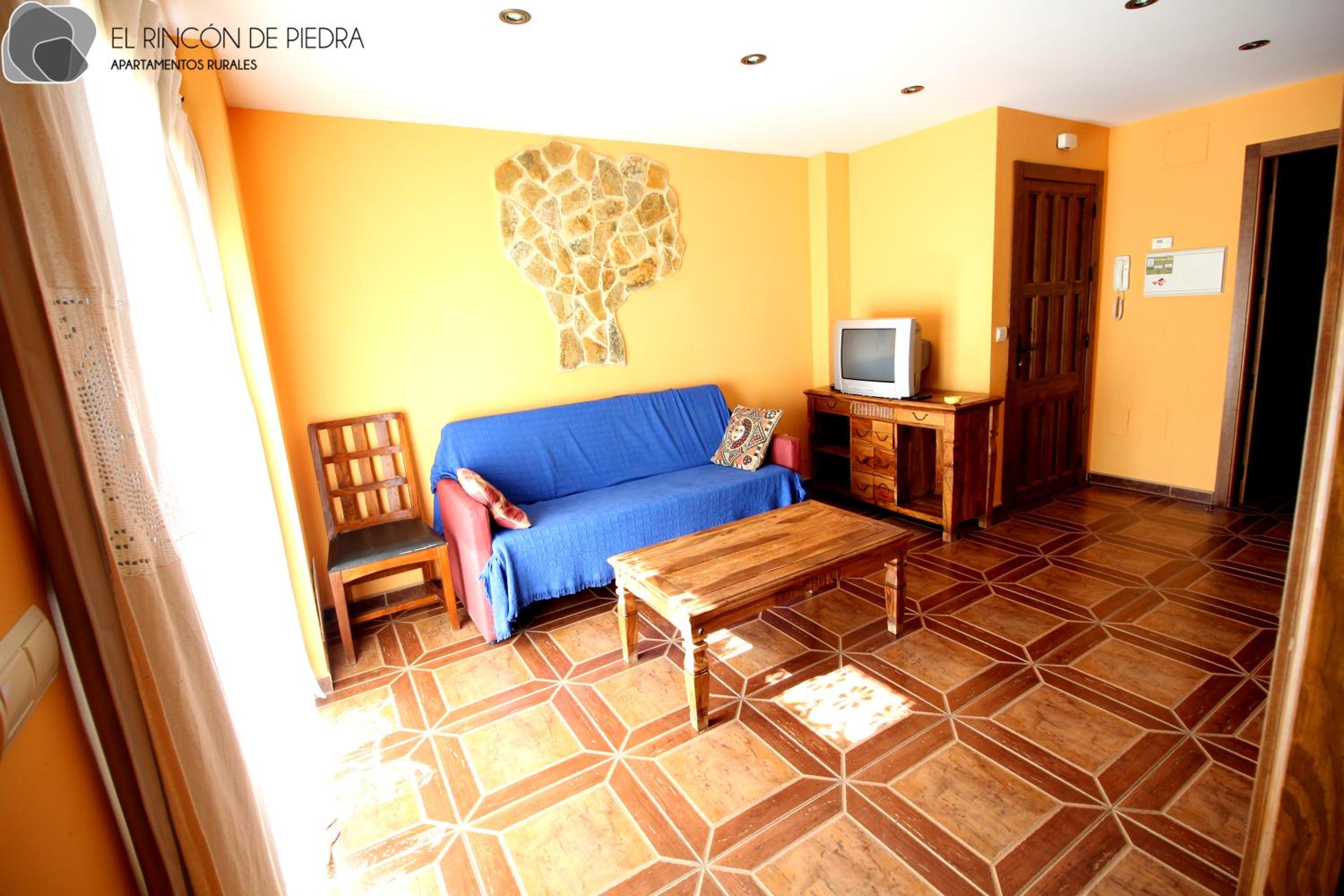 Apartment with Balcony - Photo 2