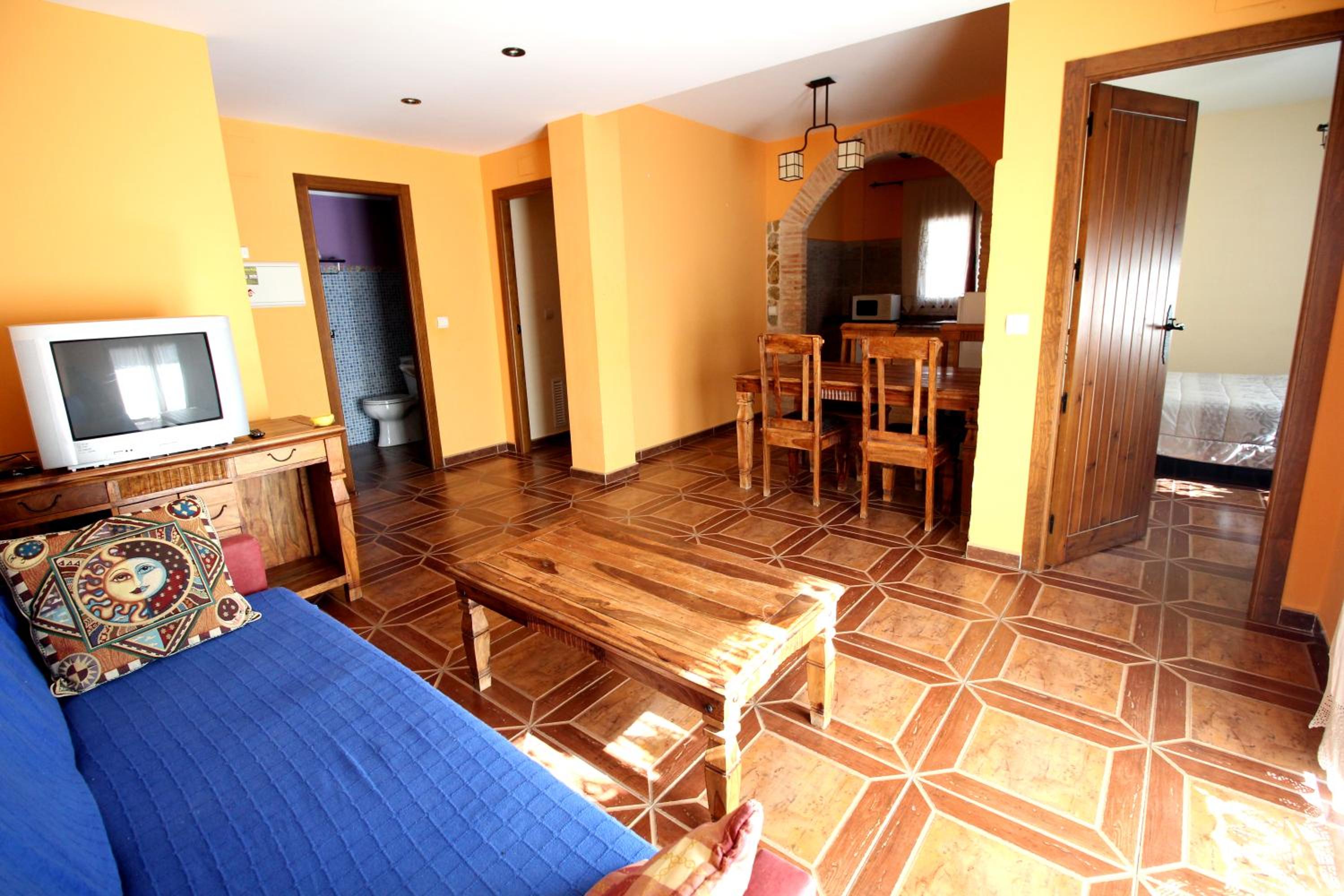 Apartment with Balcony - Photo 12