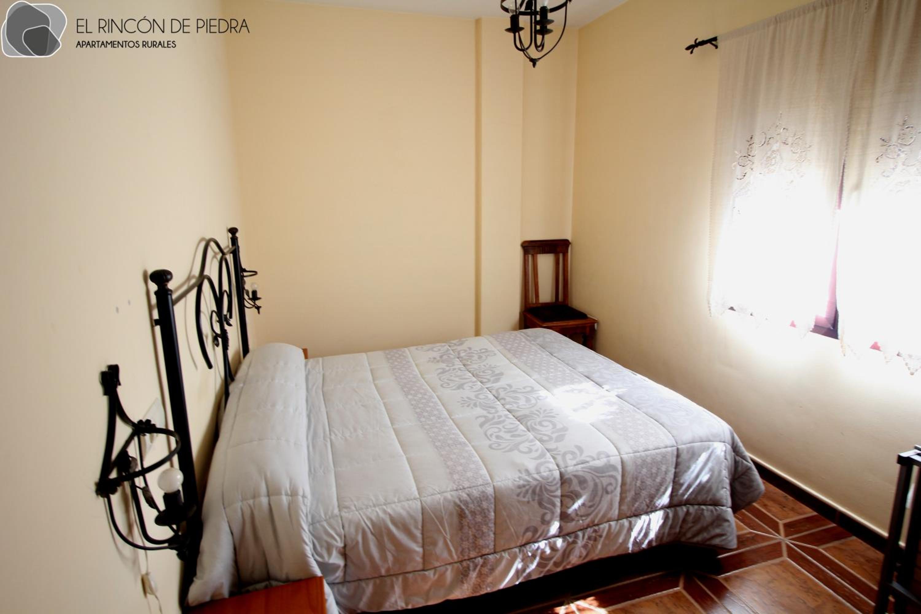 Apartment with Balcony - Photo 10