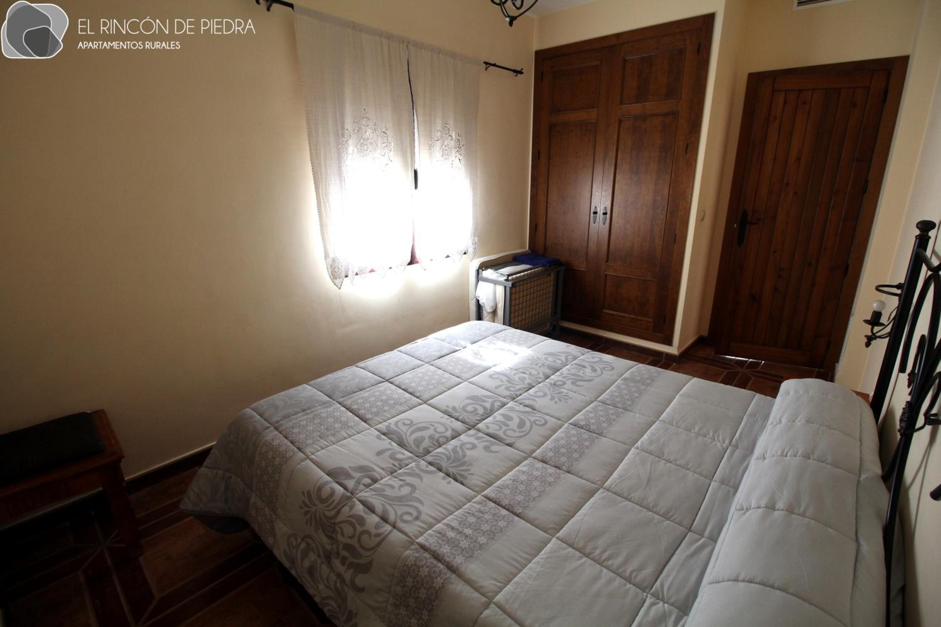 Apartment with Balcony - Photo 9
