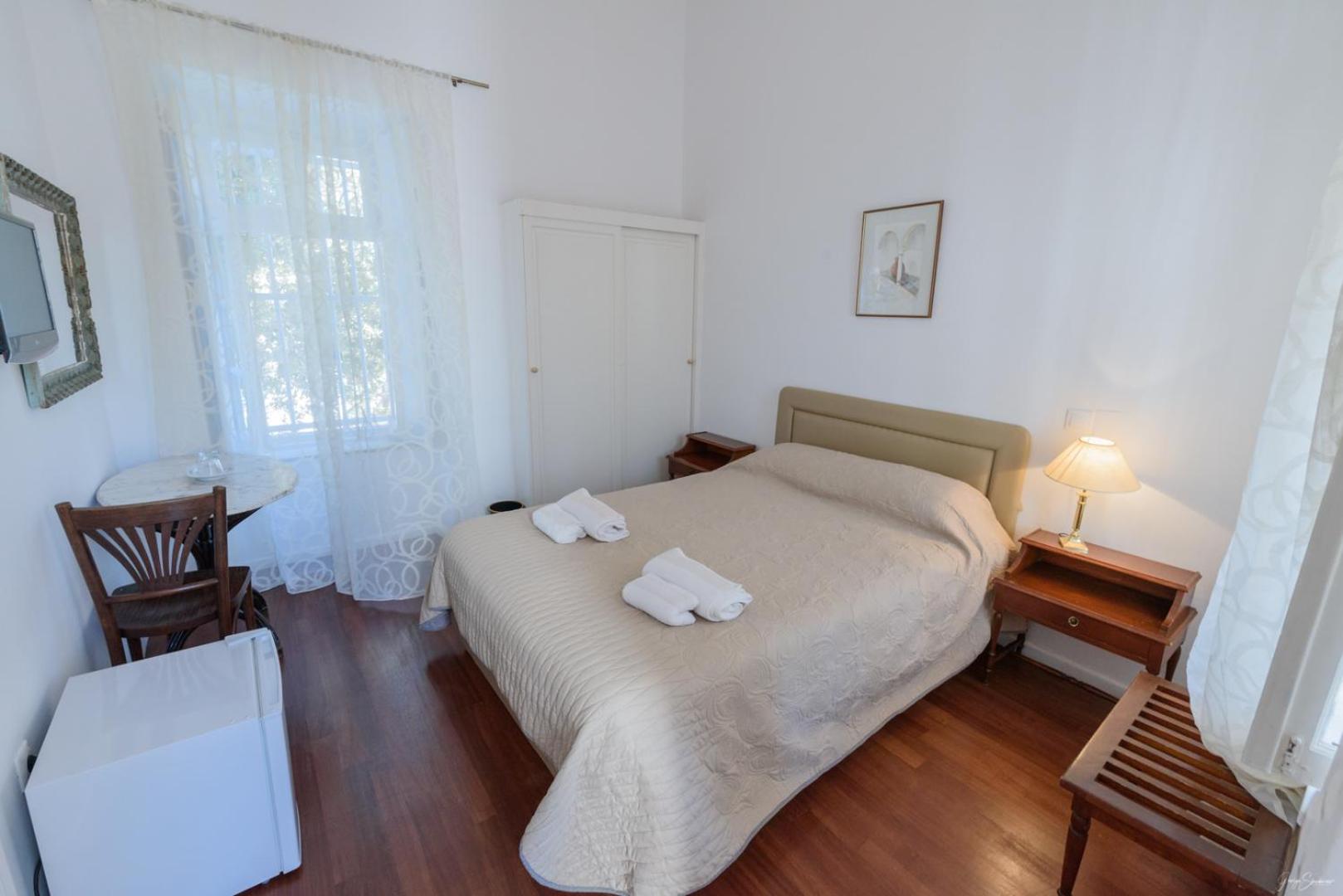 Double or Twin Room photo 3