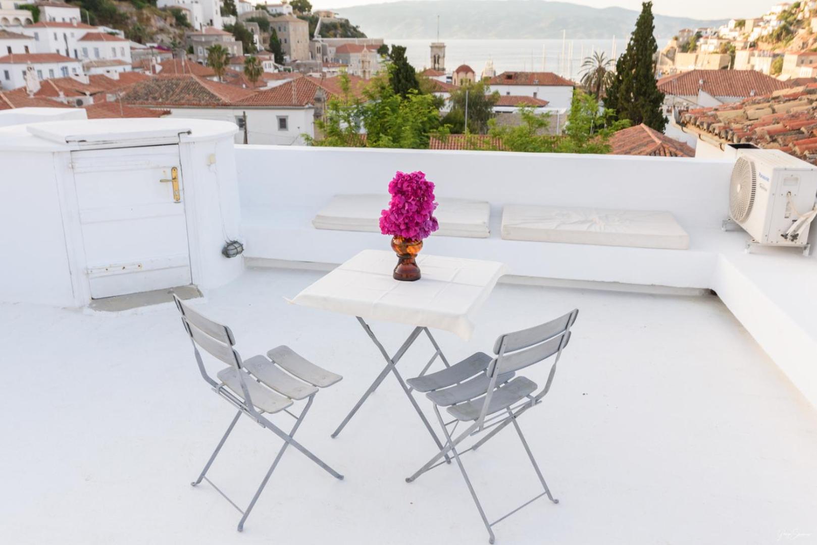Two-Bedroom Apartment with Terrace and Sea View photo 3