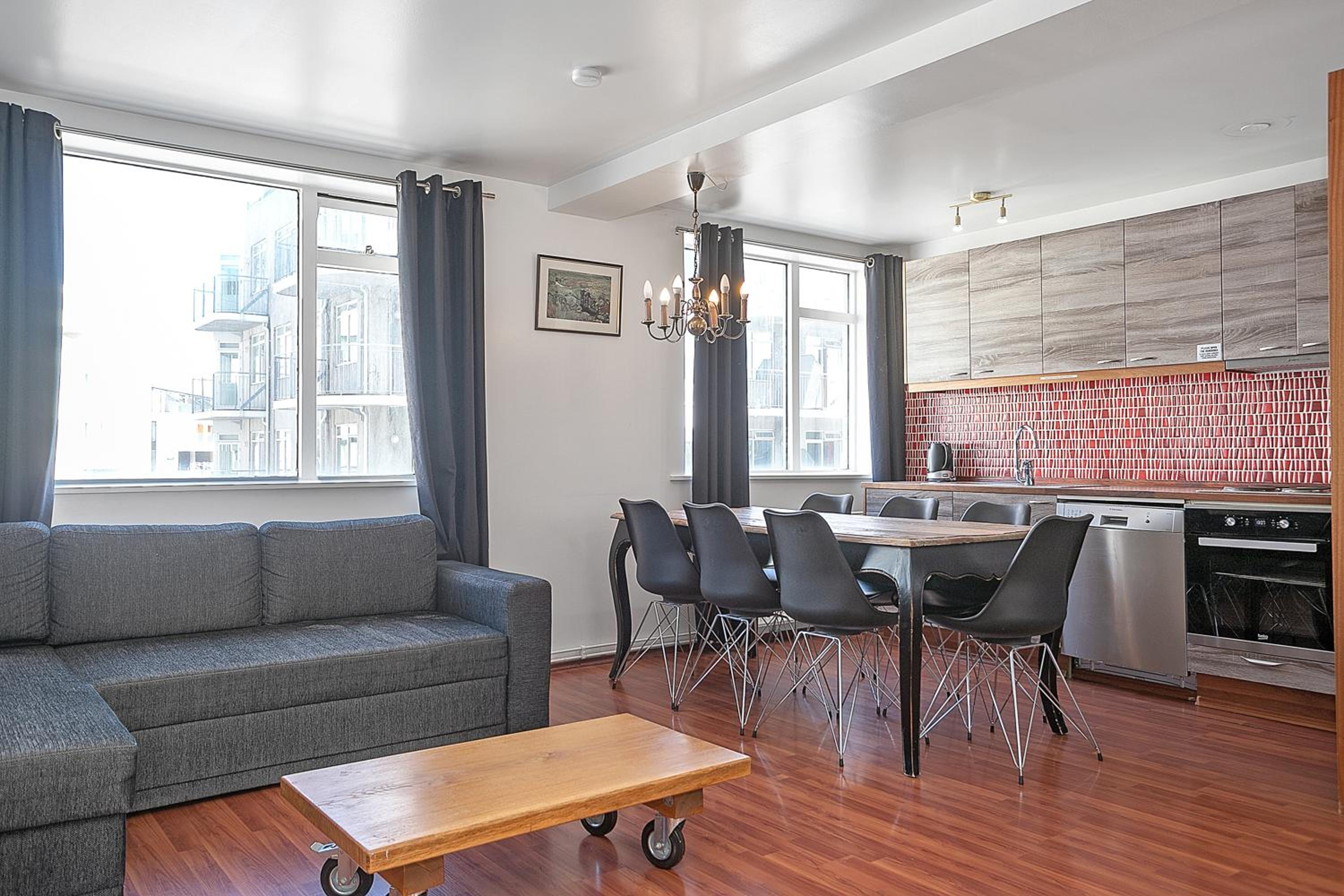 Three-Bedroom Apartment - Photo 6
