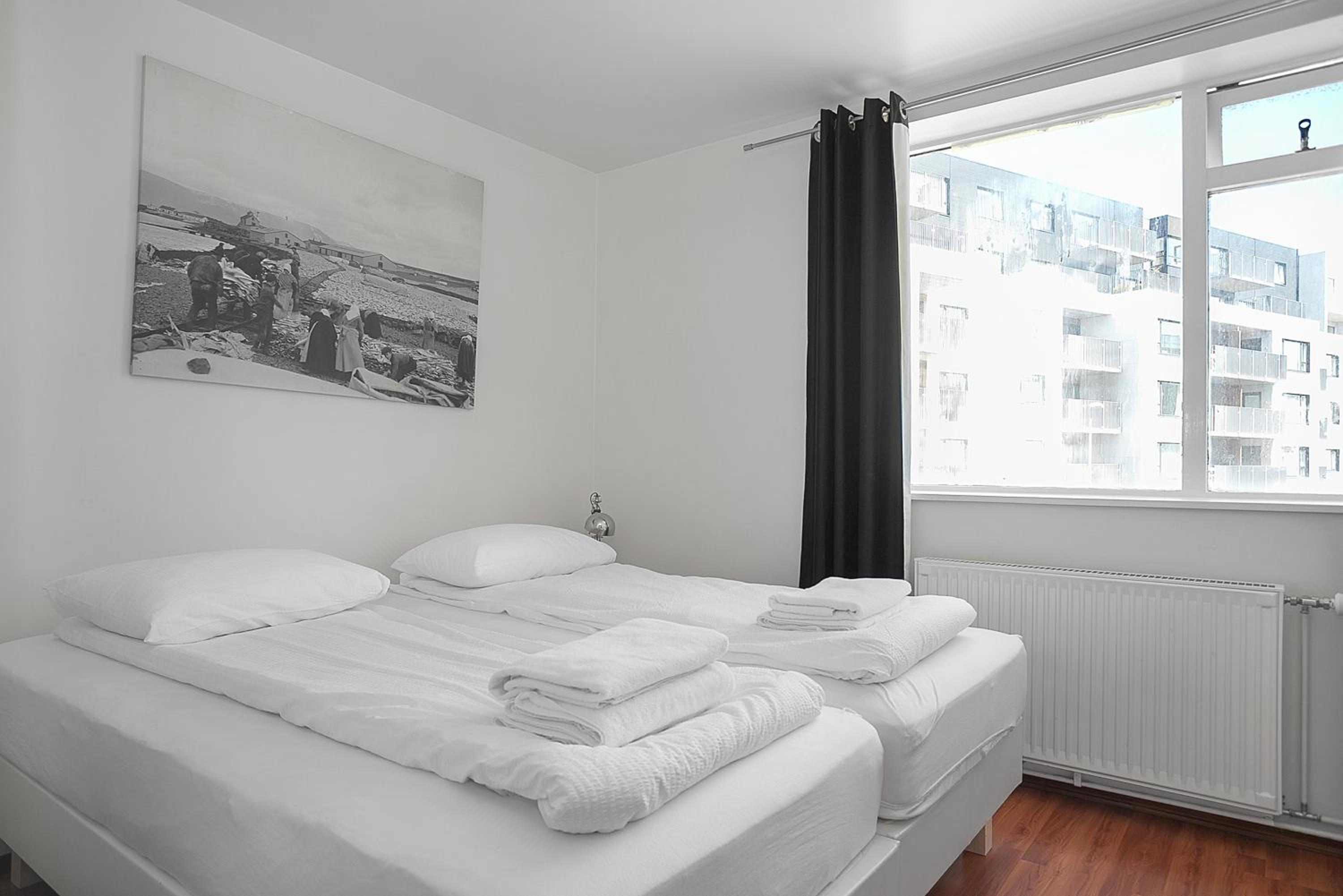Three-Bedroom Apartment - Photo 9